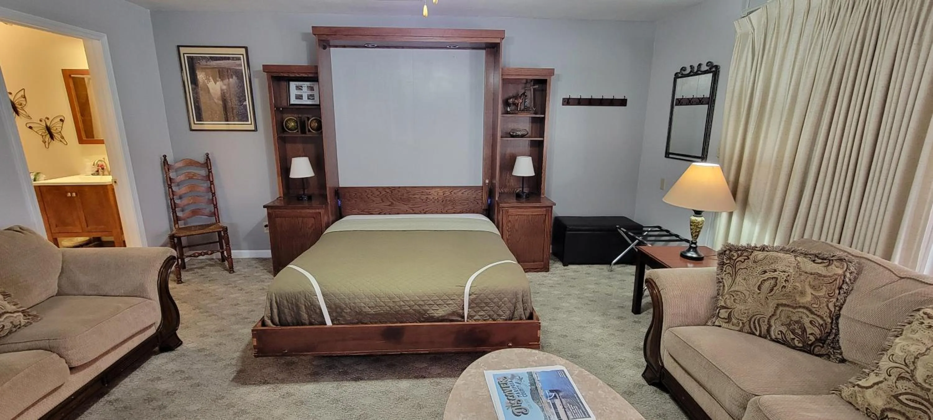 Bed in 5th Street Inn