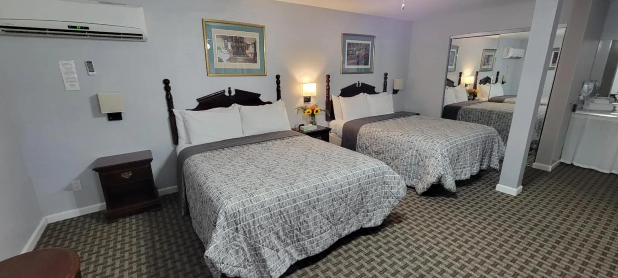 Bed in 5th Street Inn