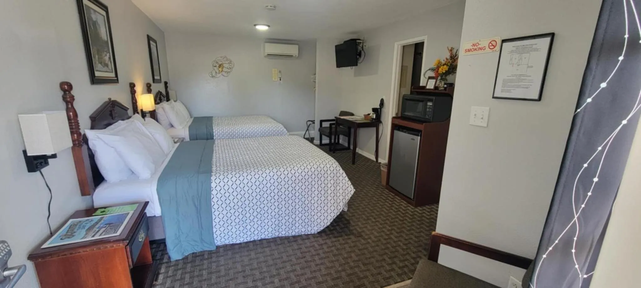 Bed in 5th Street Inn