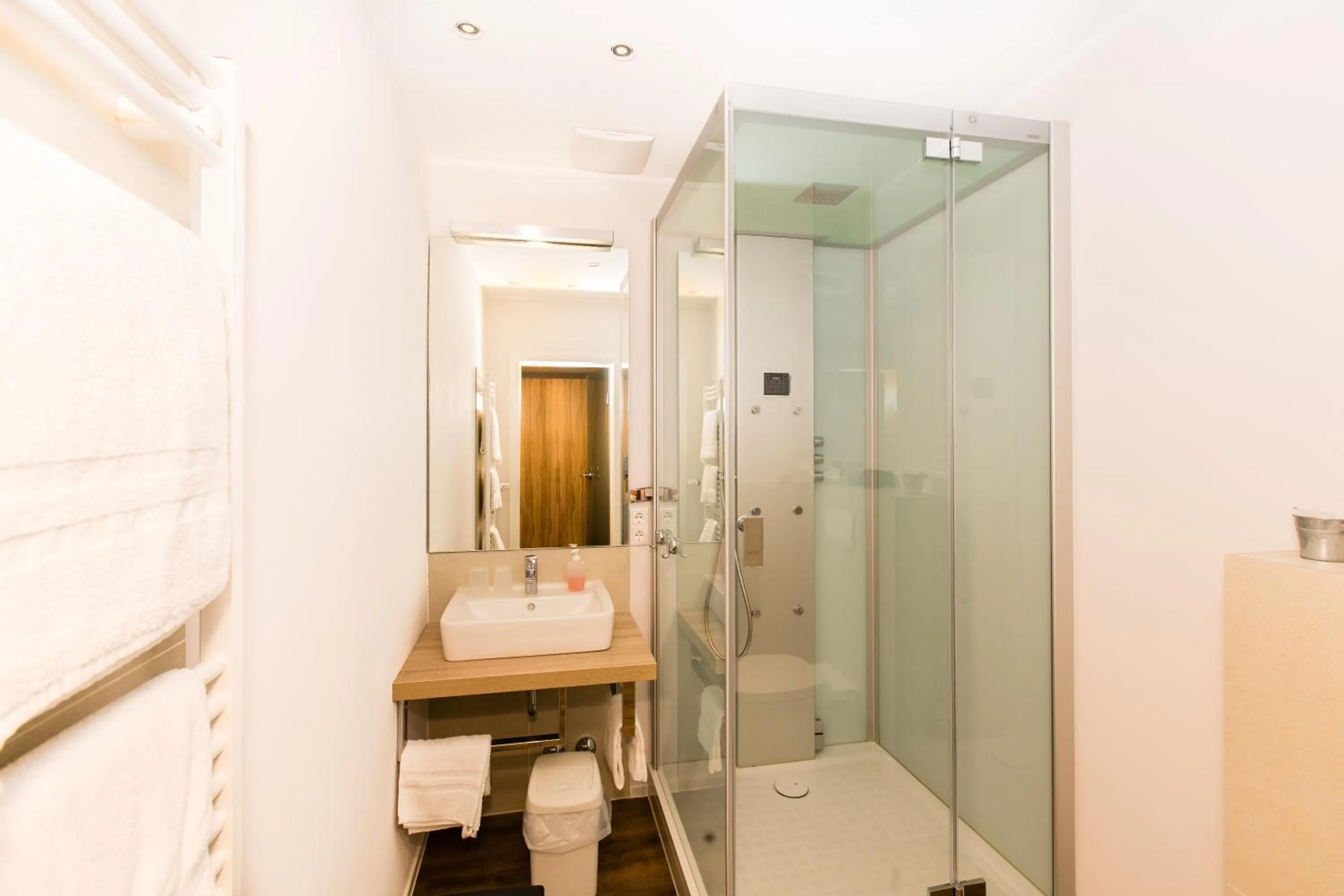 Bathroom in Hotel Roeb