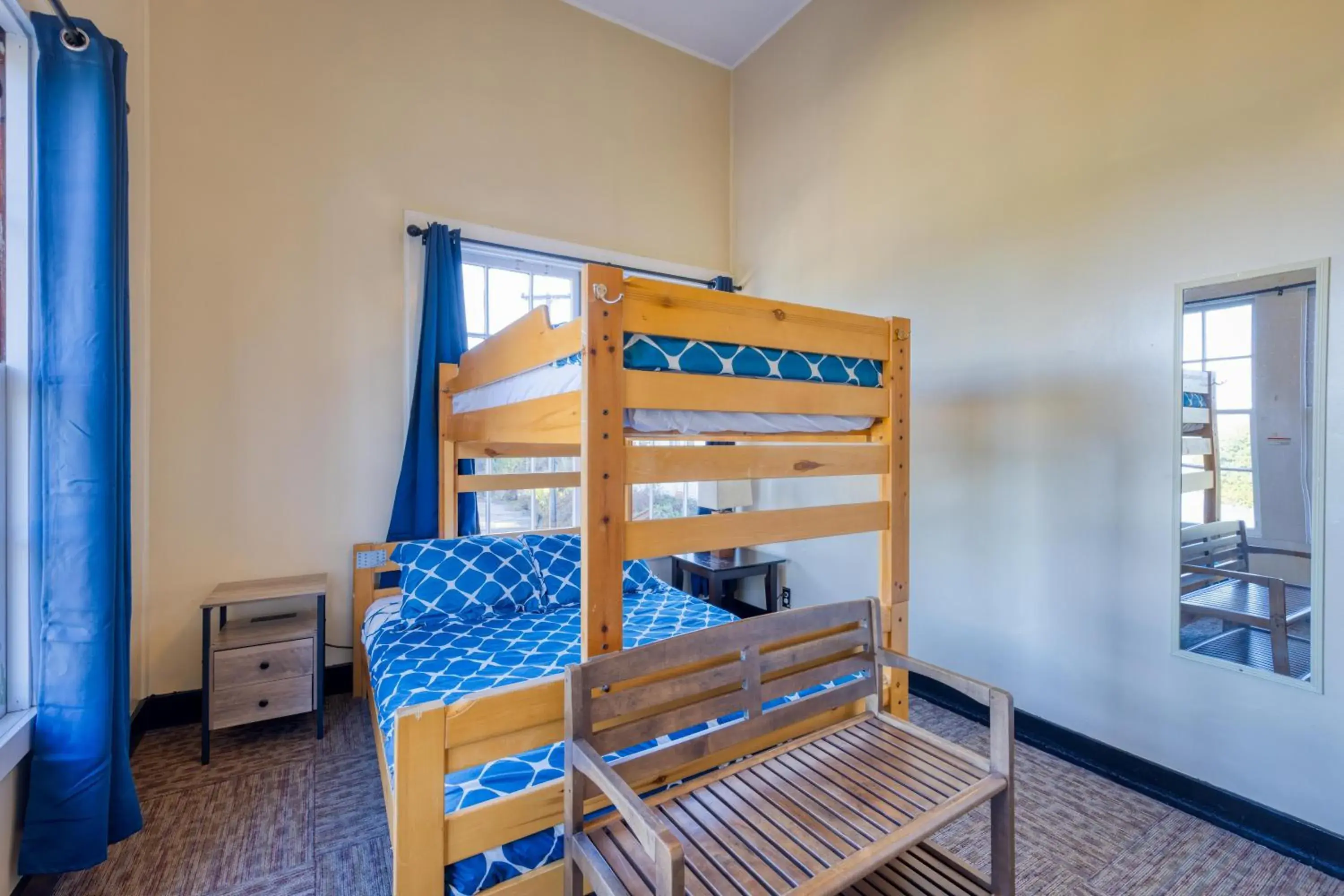 Private 3-Person Room in HI San Francisco Fisherman's Wharf Hostel Private 3-Person Room in HI San Francisco Fisherman's Wharf Hostel