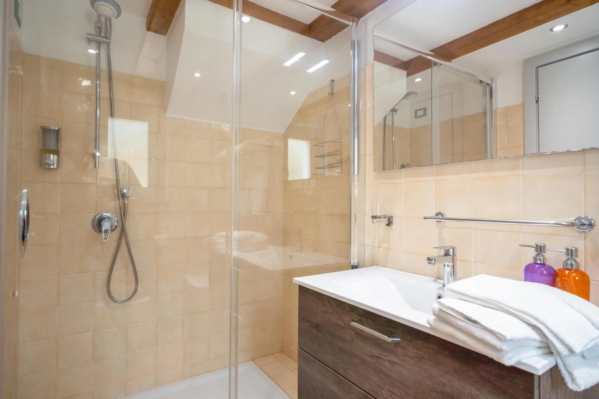 Shower in L'Olivo Country Resort & SPA