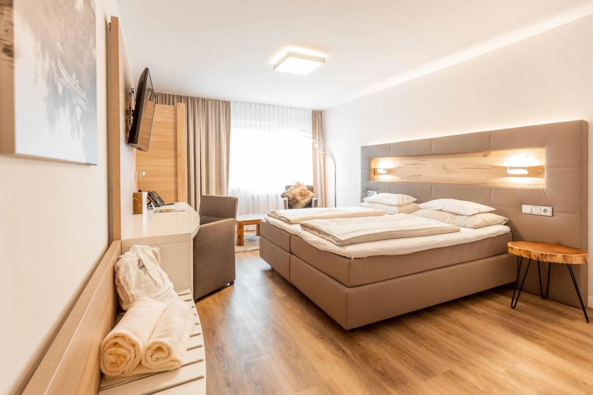 Photo of the whole room, Bed in Das Walchsee Resort