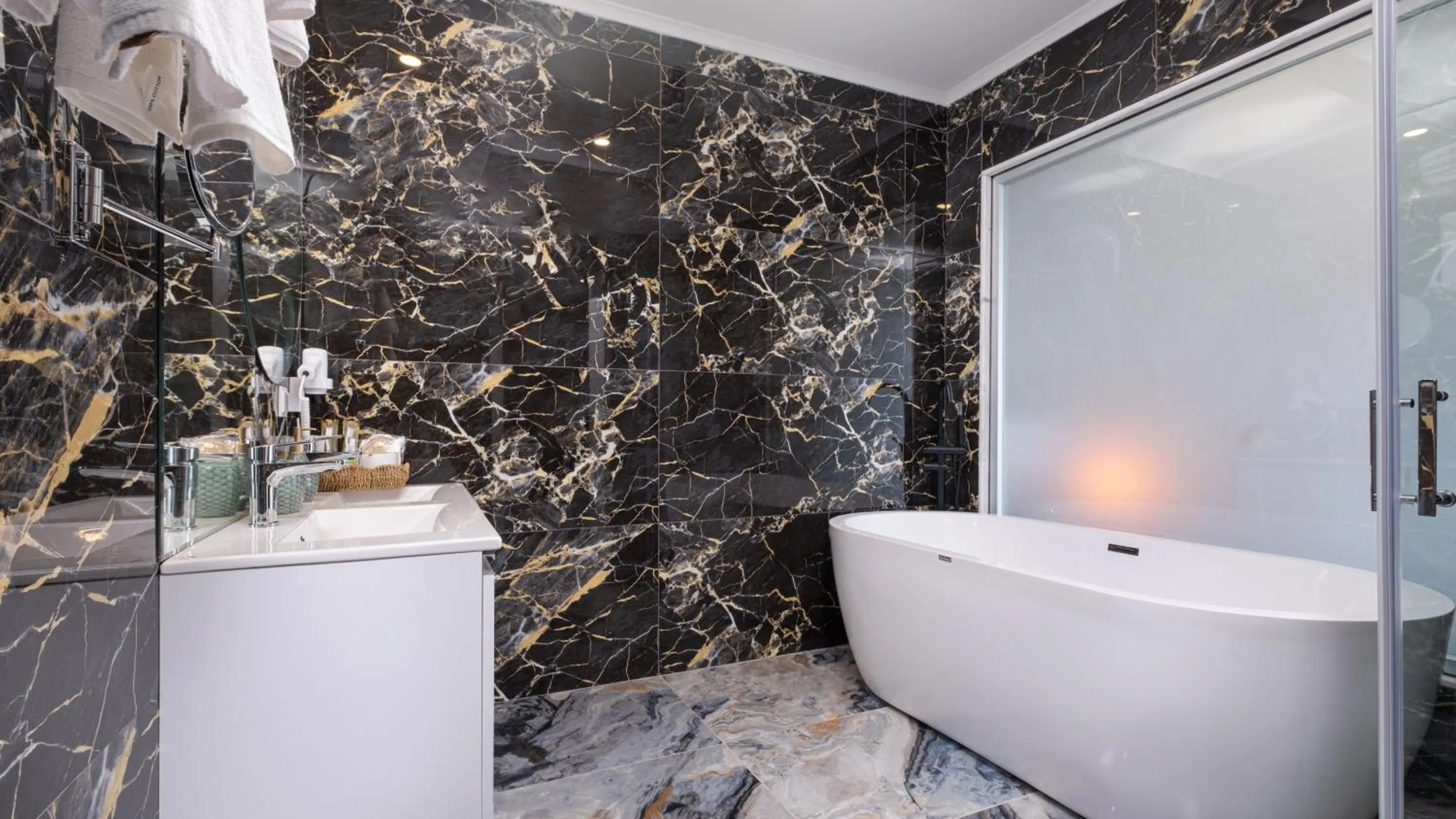 Shower in Feniks Priority Hotel -All Inclusive