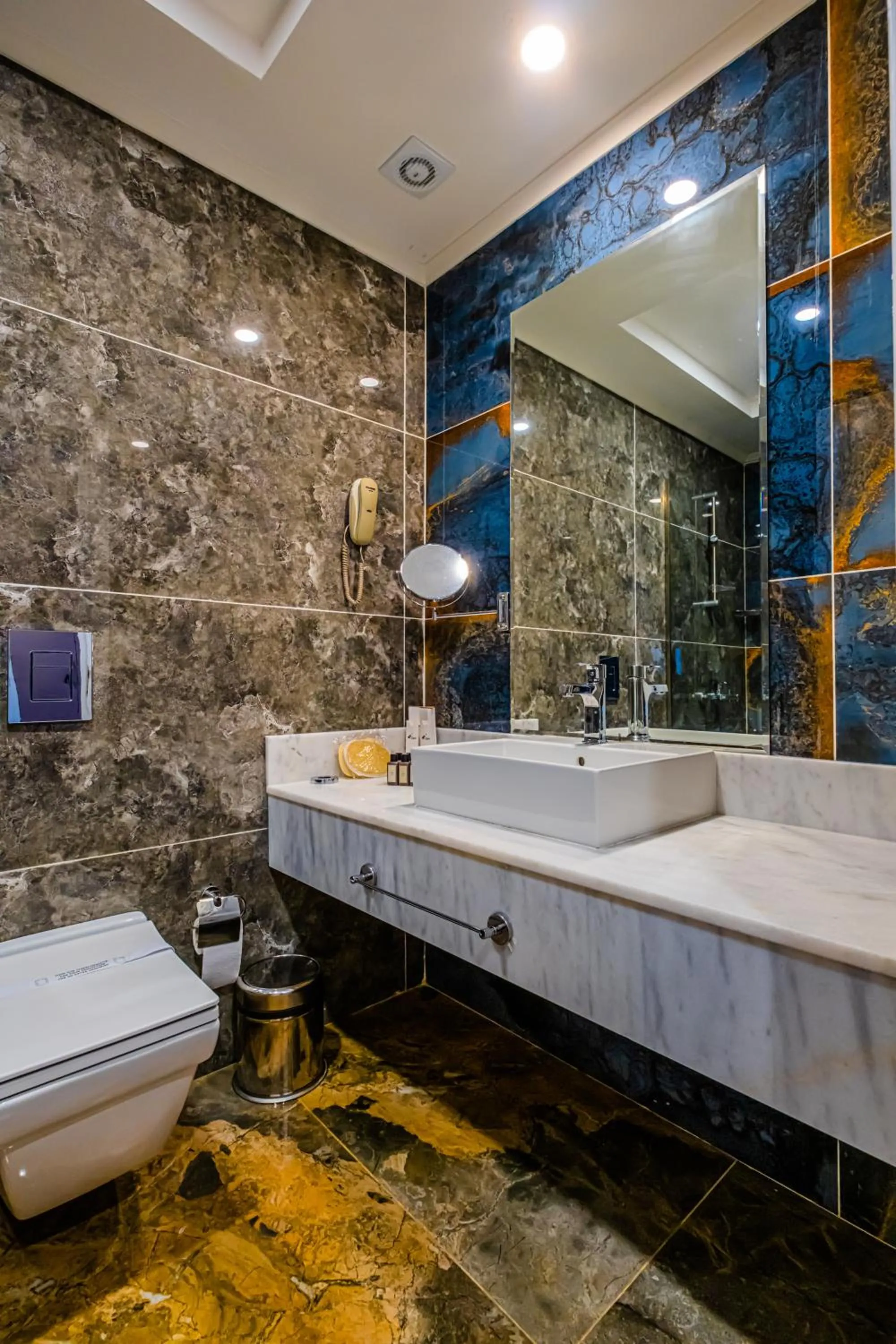 Toilet in Feniks Priority Hotel -All Inclusive
