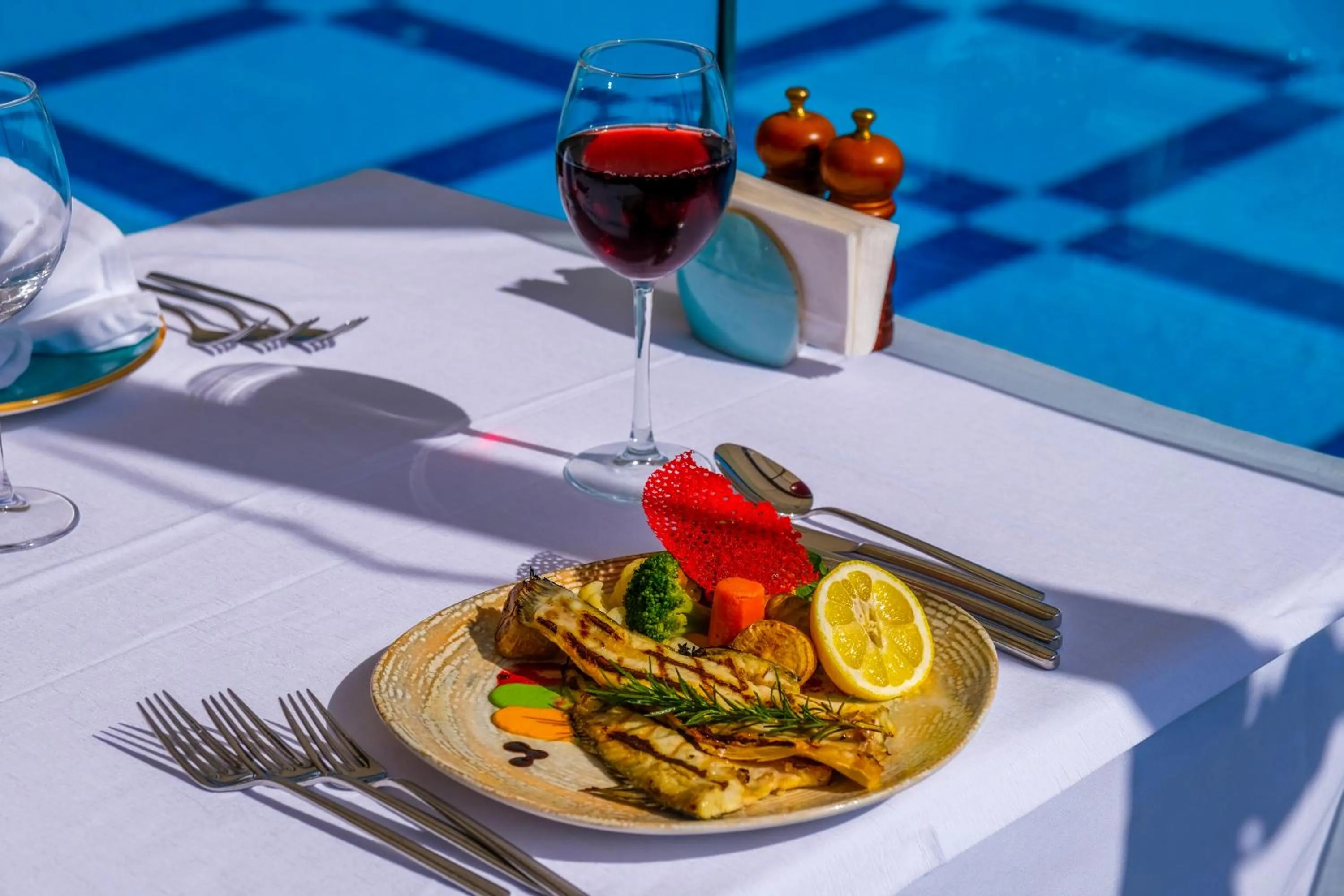 Food and drinks in Feniks Priority Hotel -All Inclusive