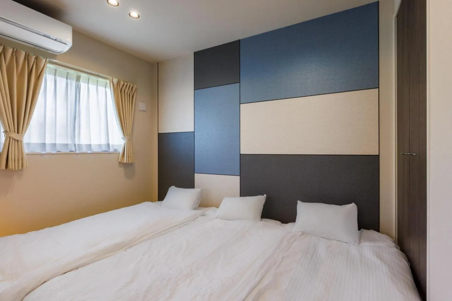 Photo of the whole room, Bed in Villa Felice Sumuide