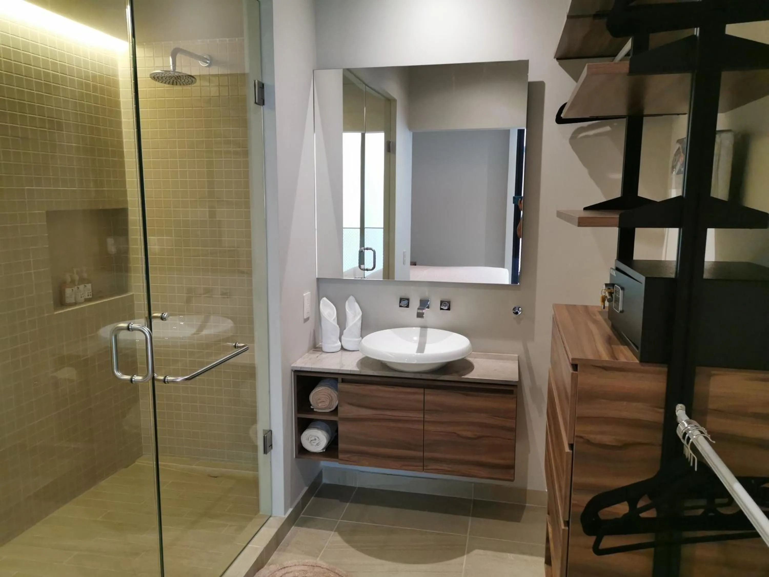 Bathroom in Kaab At The Park by The Spot Rentals