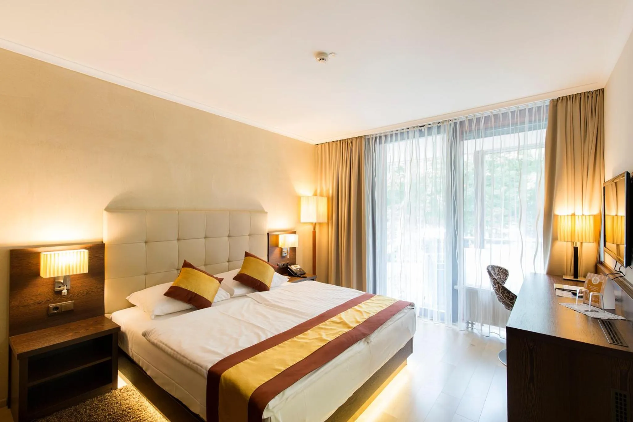 Photo of the whole room, Bed in Hotel Sacher Baden