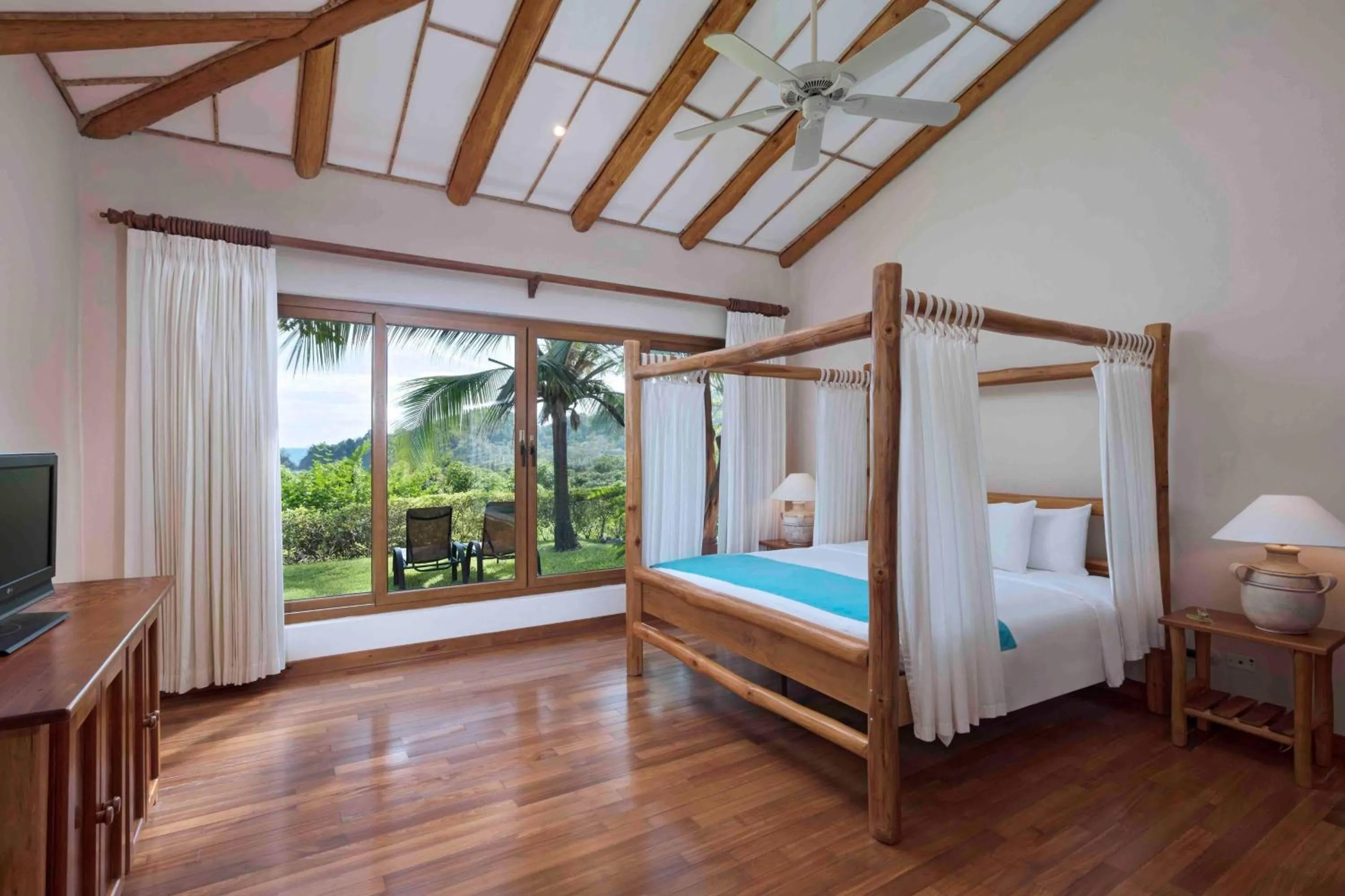 Bedroom in Punta Islita, Autograph Collection