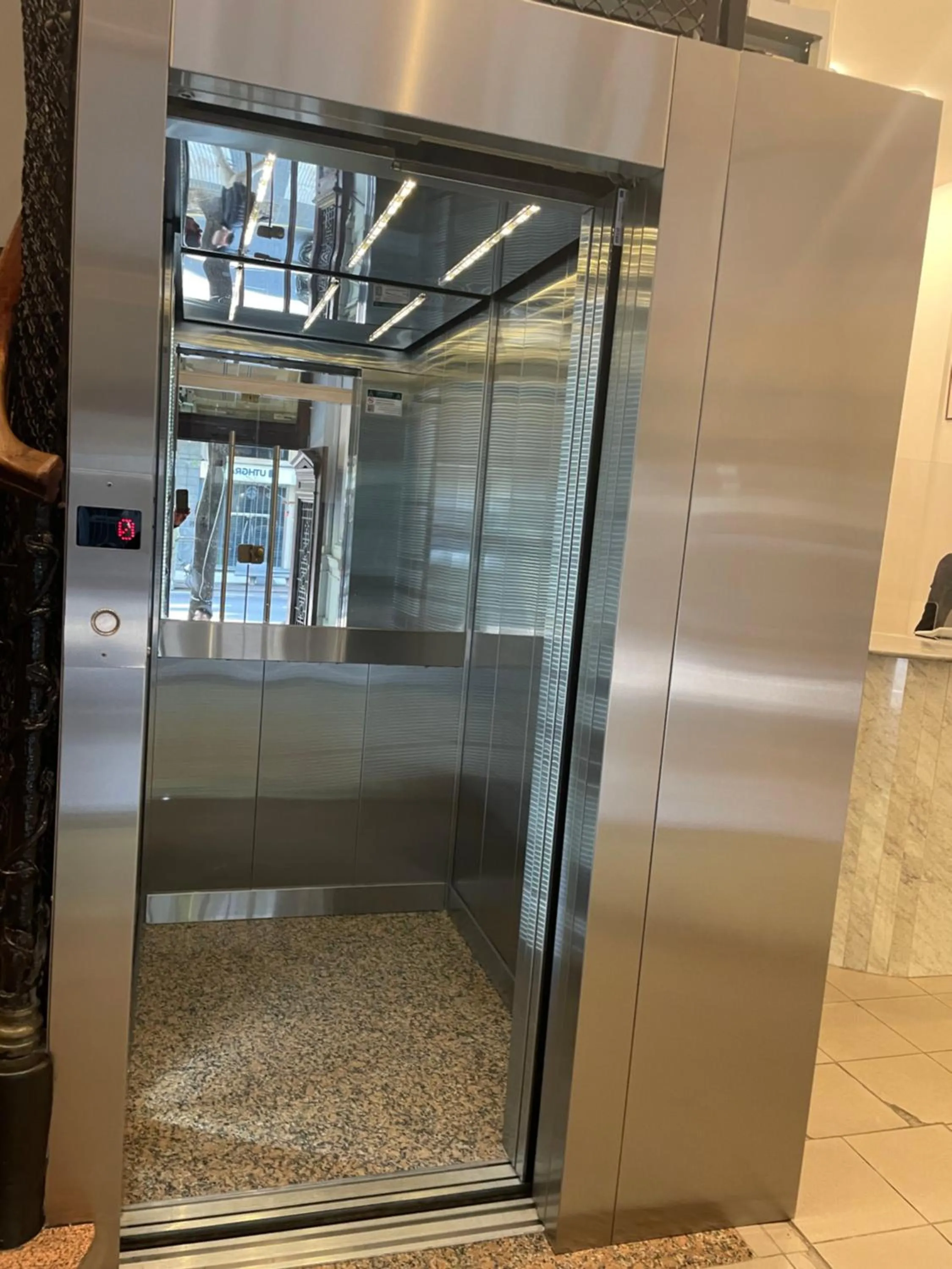 elevator in Hotel Alcazar
