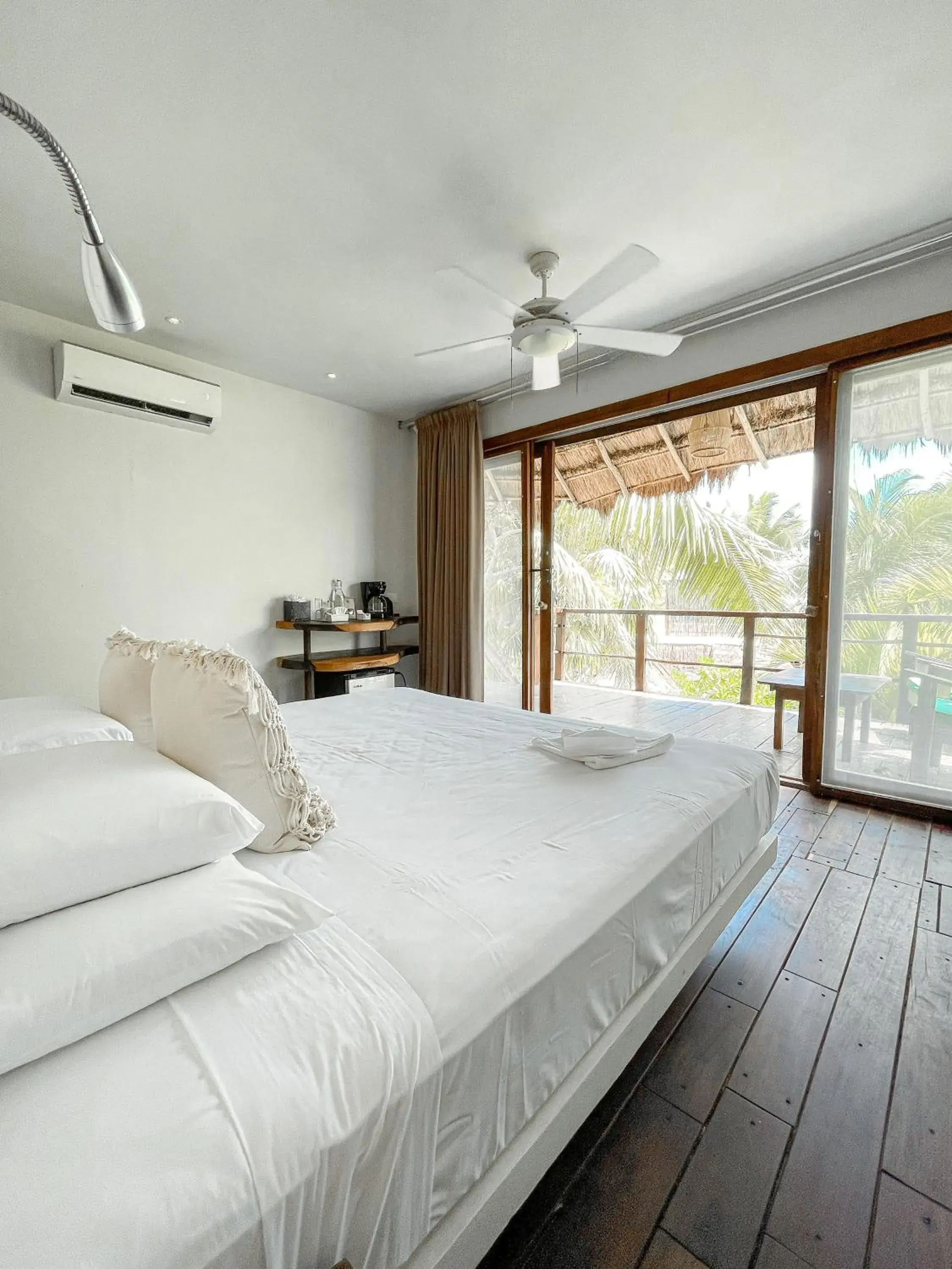 Photo of the whole room, Bed in Orchid House Tulum Beach Photo of the whole room, Bed in Orchid House Tulum Beach