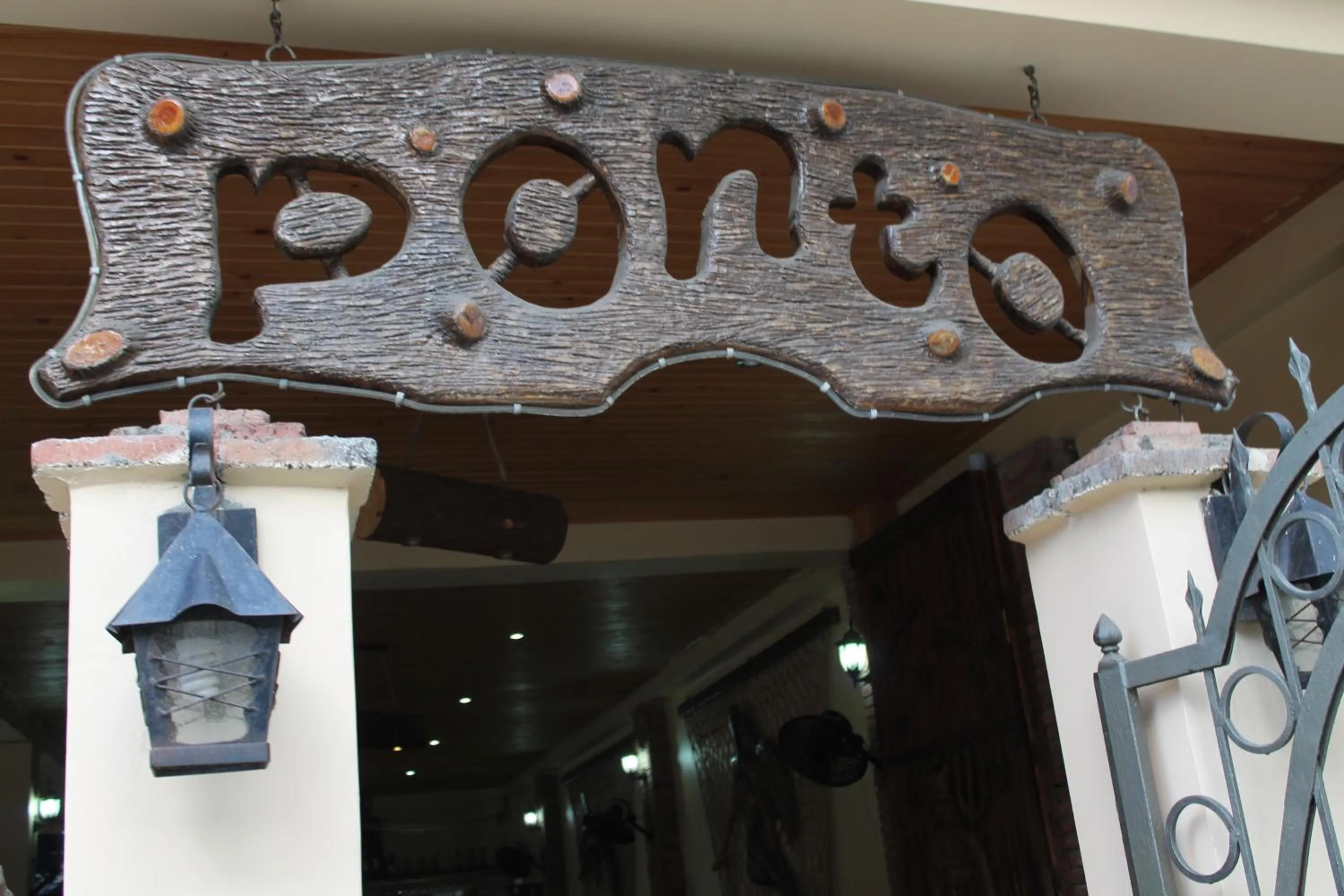Facade/entrance in Ponto Hotel