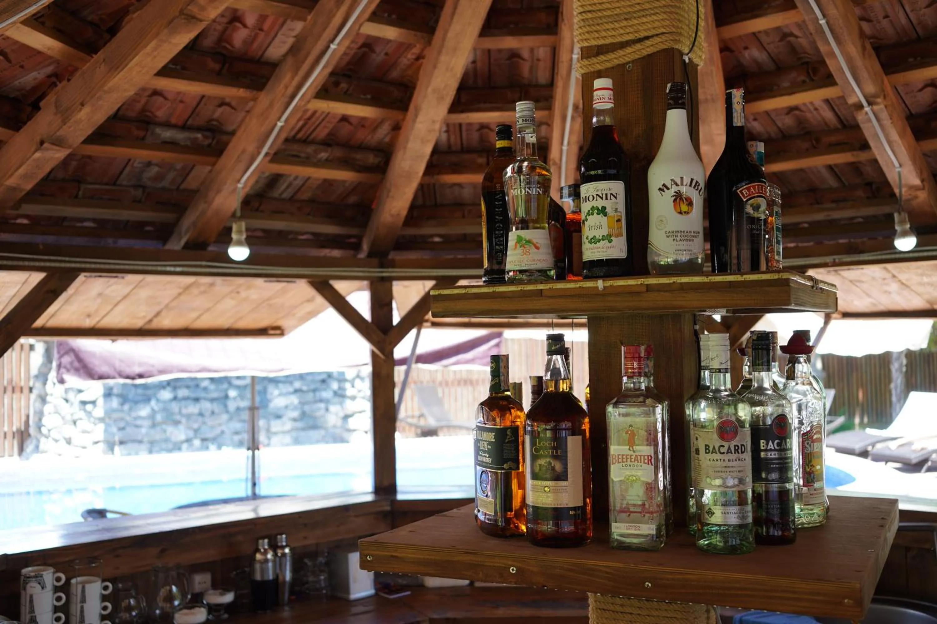 Restaurant/places to eat in Ponto Hotel