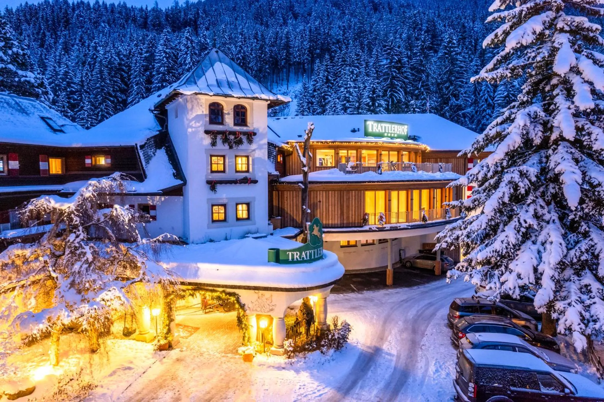 Property building in Hotel Trattlerhof