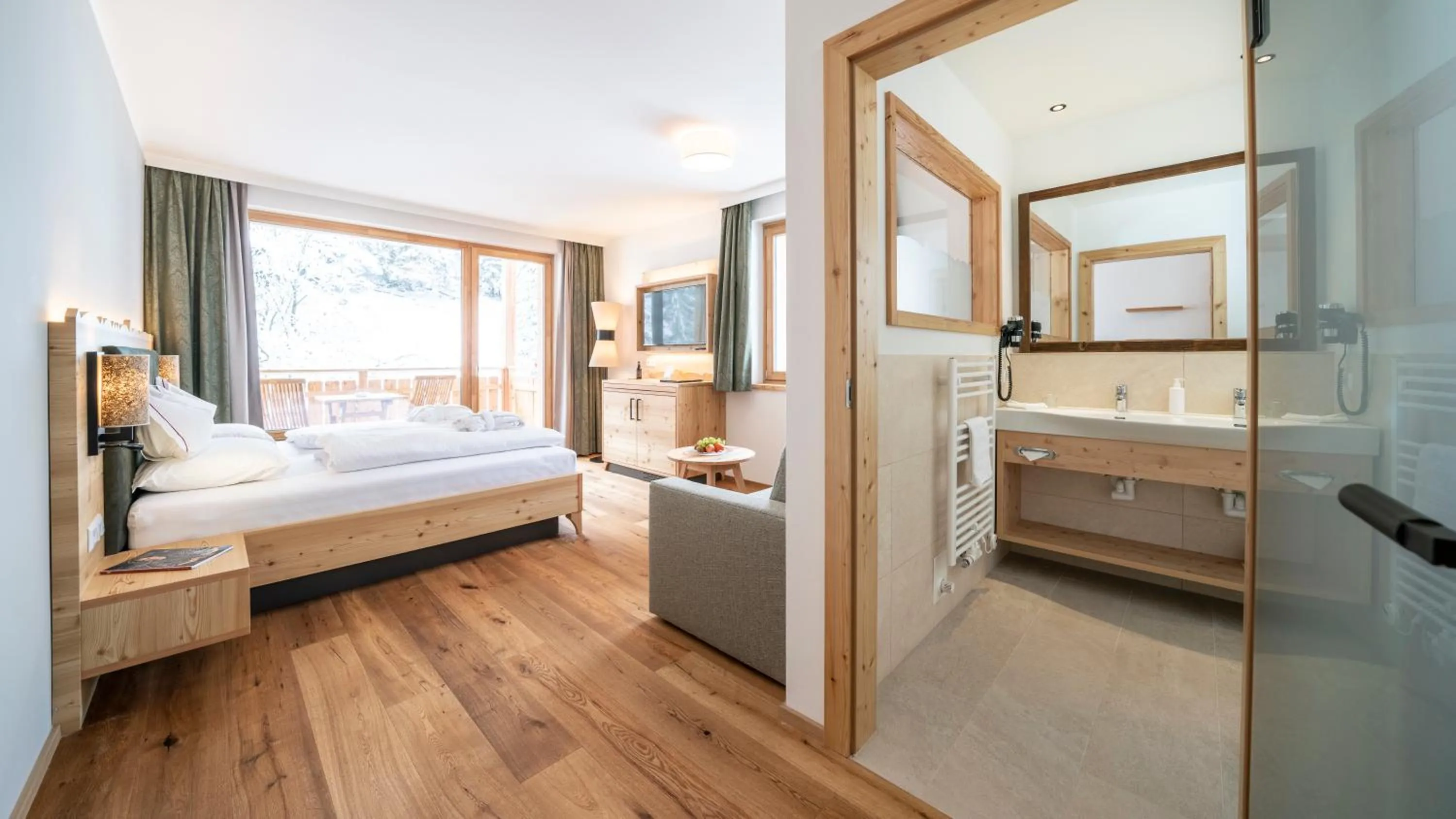 Photo of the whole room, Bed in Hotel Trattlerhof