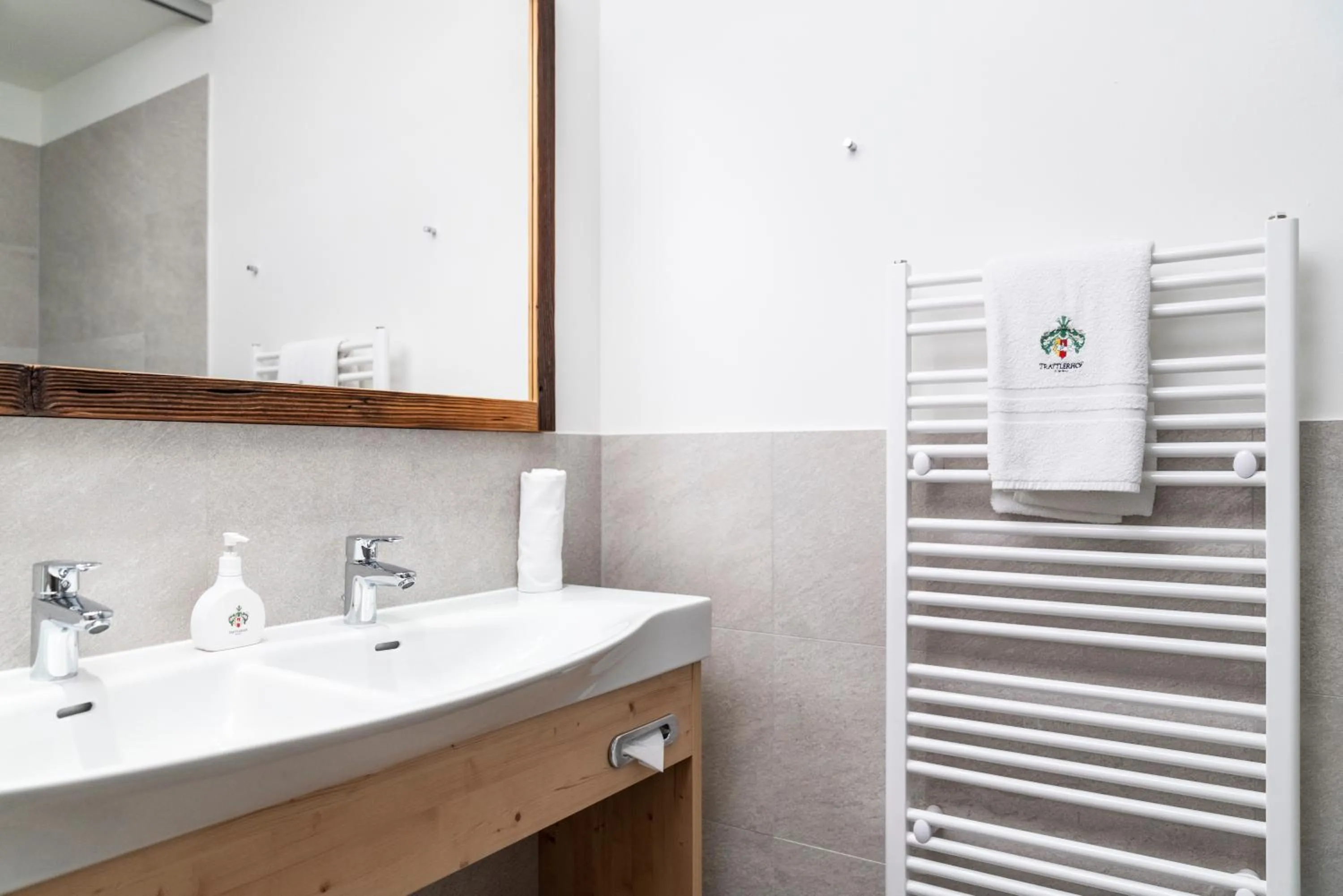 Bathroom in Hotel Trattlerhof