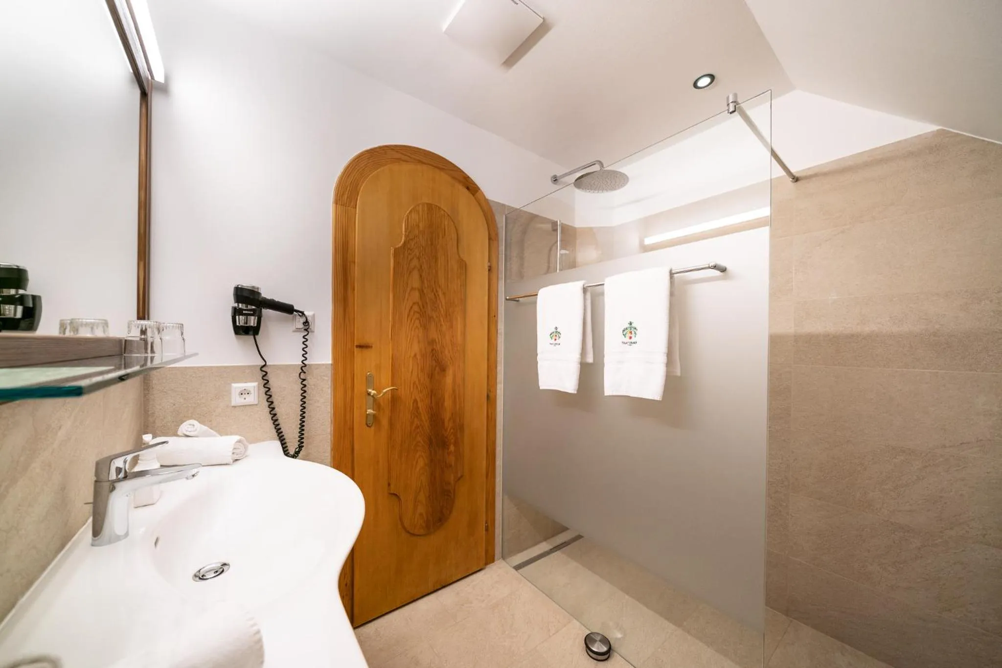 Photo of the whole room in Hotel Trattlerhof