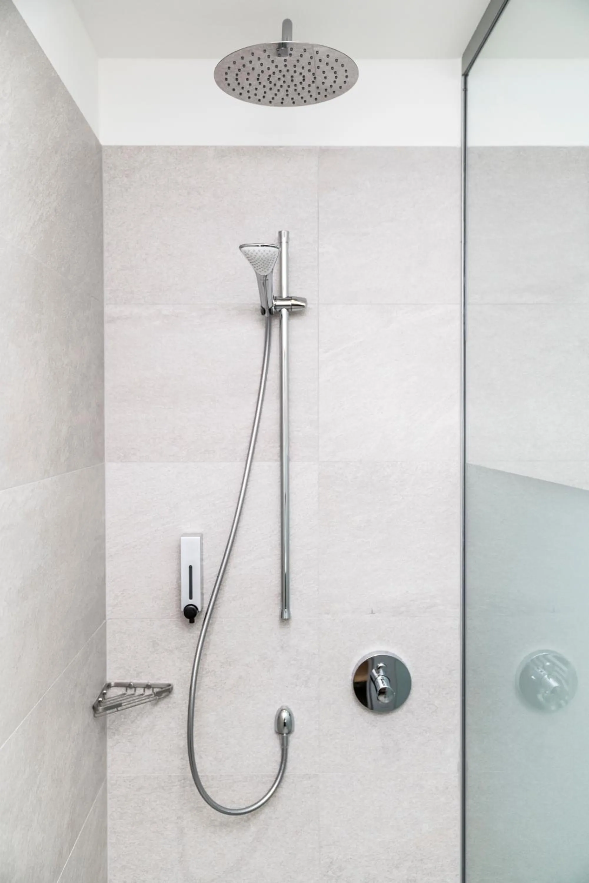 Shower in Hotel Trattlerhof