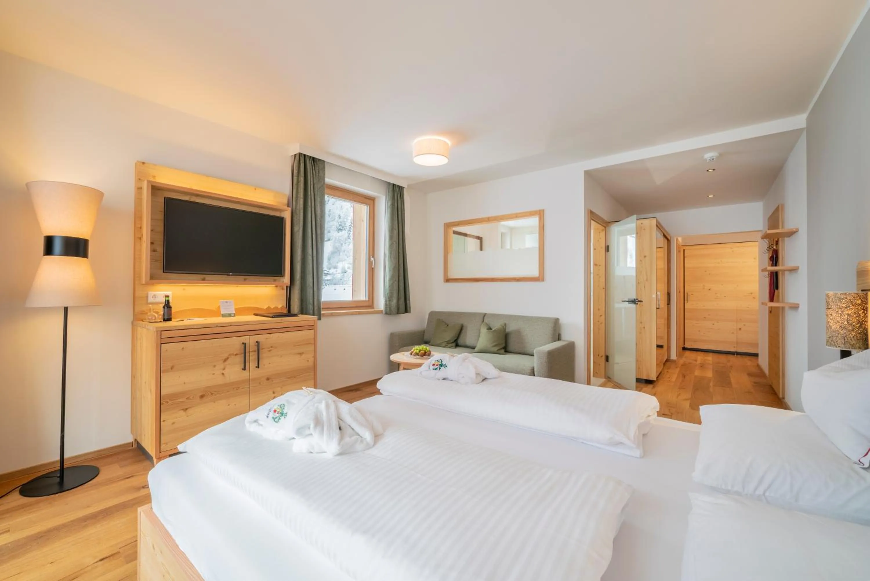 Photo of the whole room, Bed in Hotel Trattlerhof