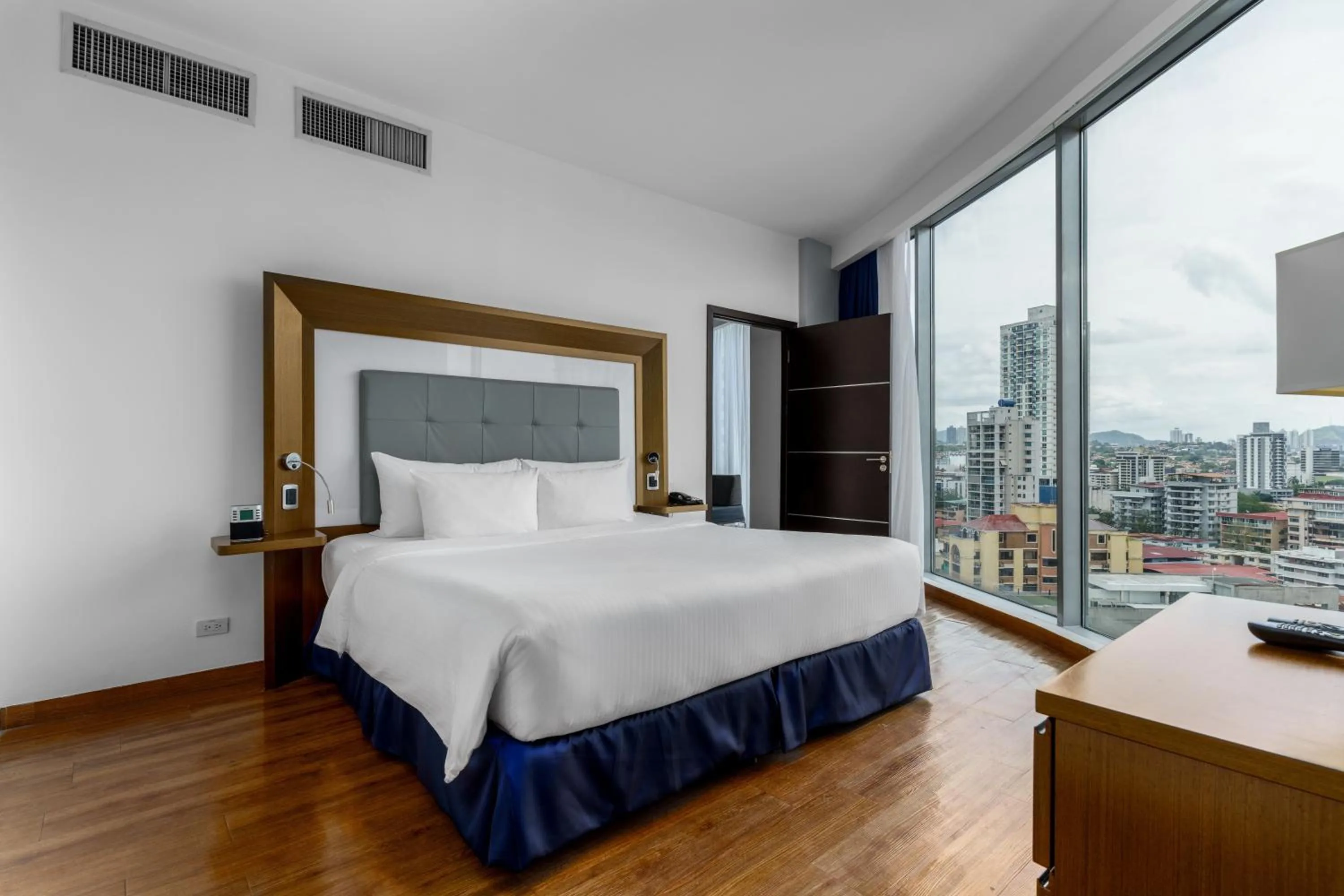 Bed in Novotel Panama City