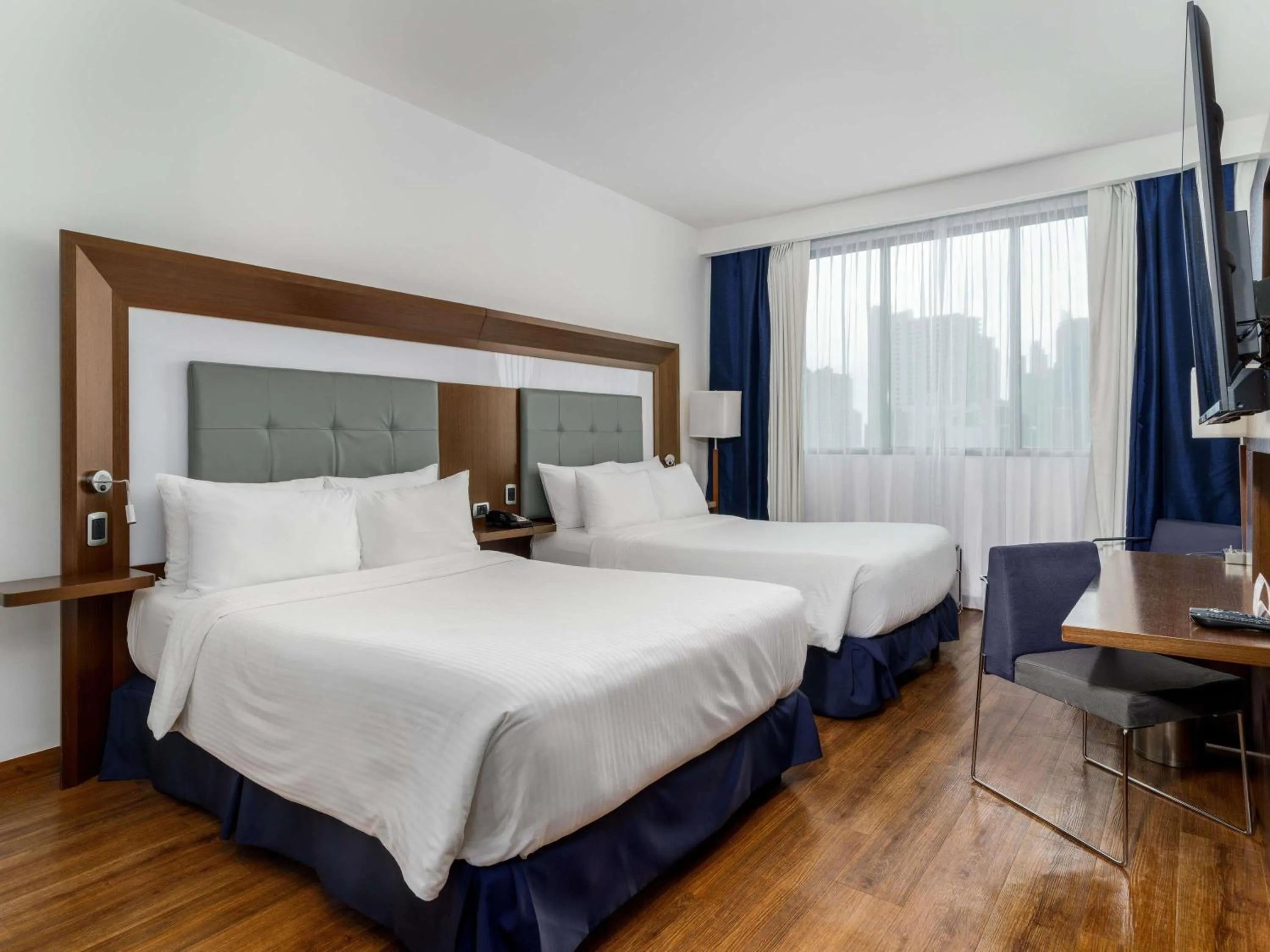 Bedroom, Bed in Novotel Panama City