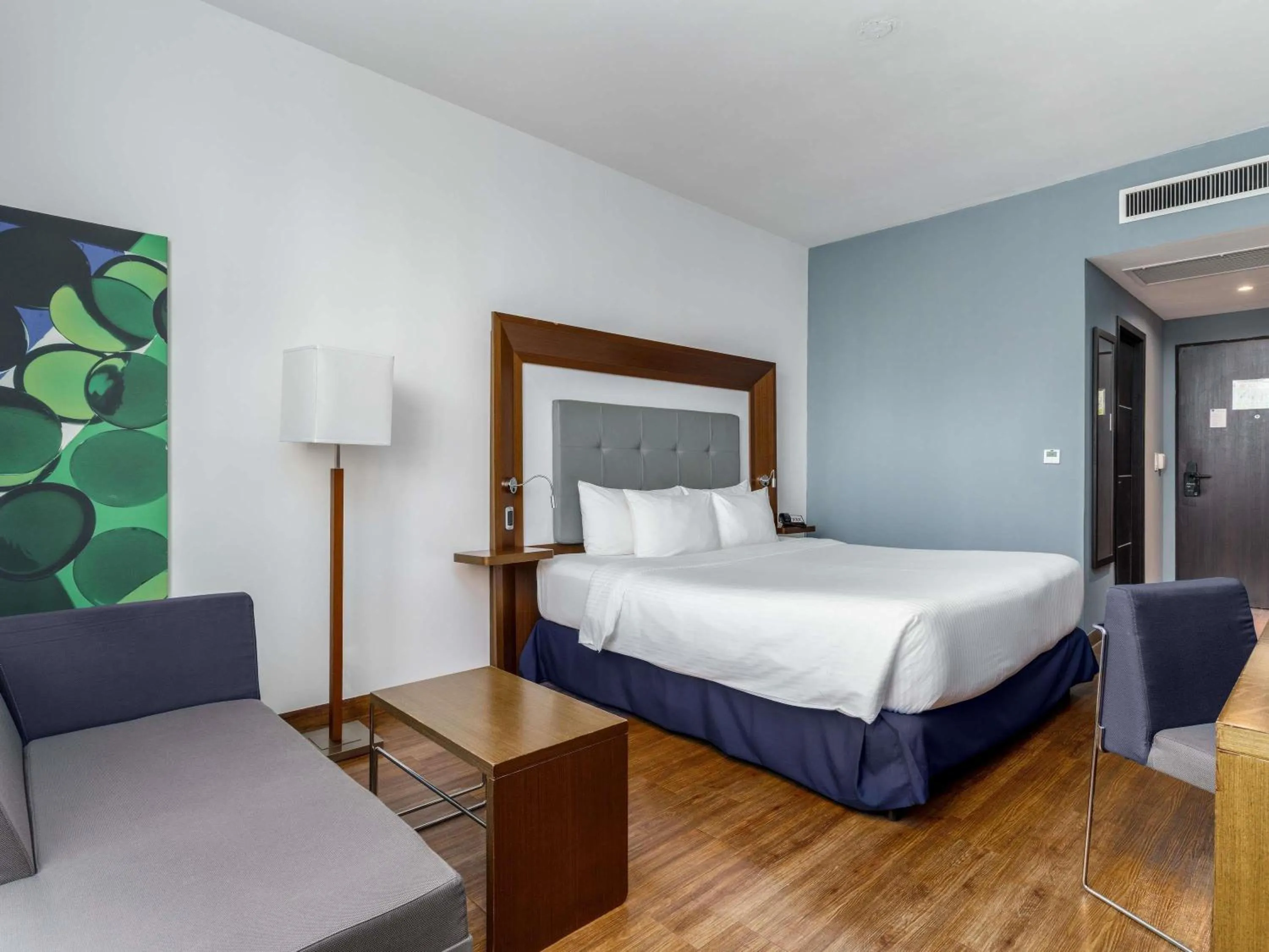 Bedroom, Bed in Novotel Panama City