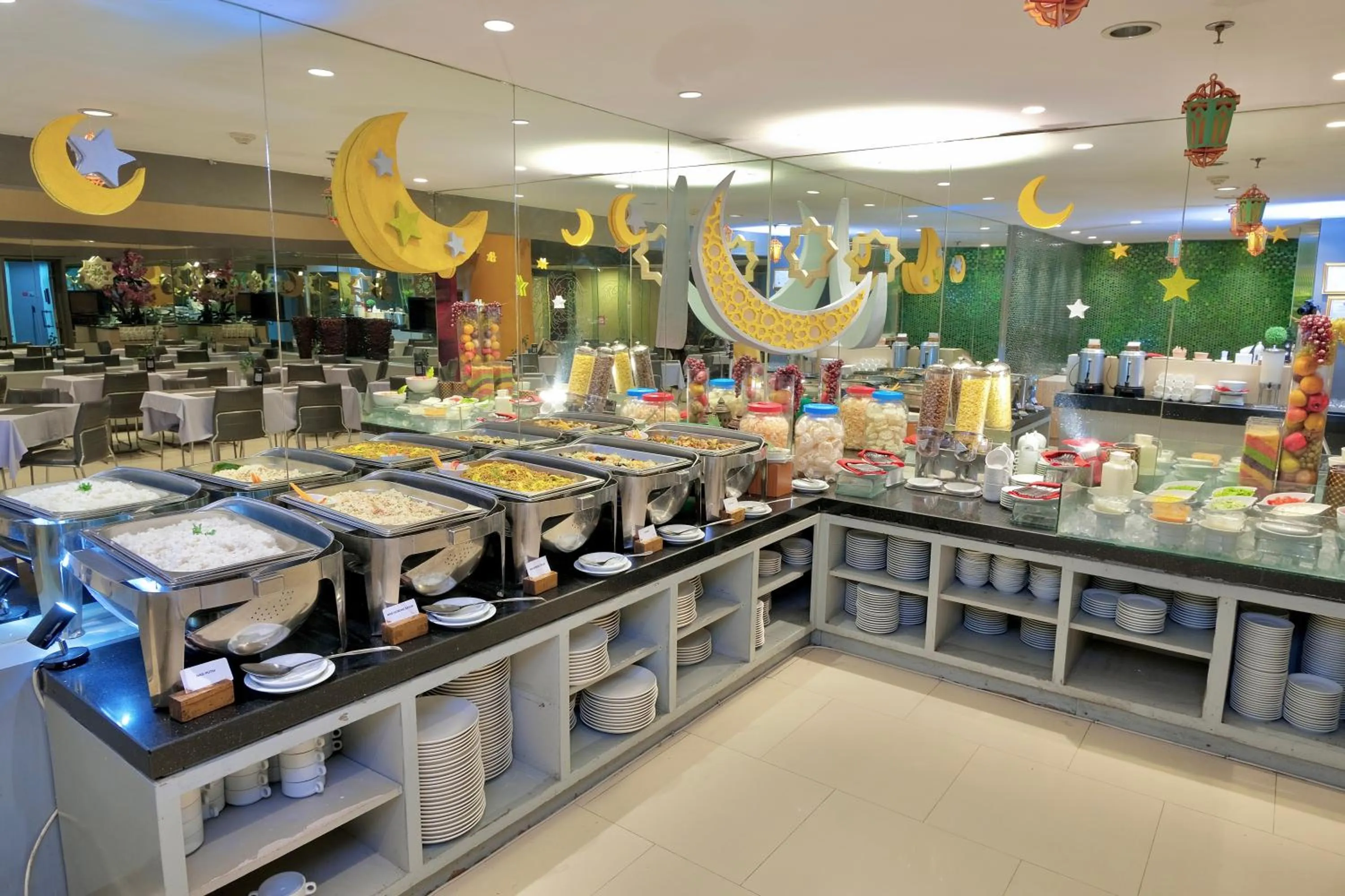 Restaurant/places to eat in @Hom Semarang Simpang Lima