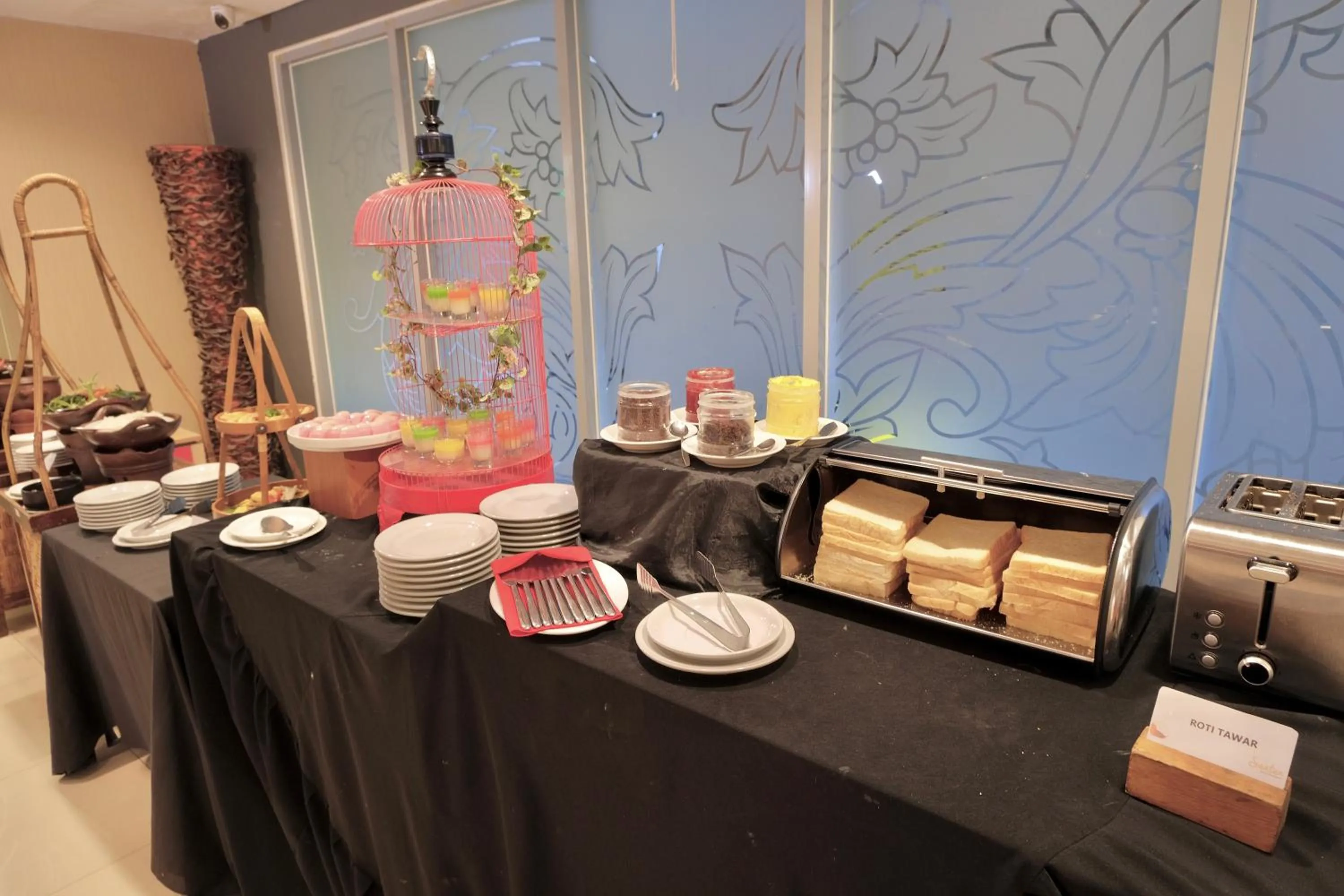 Buffet breakfast in @Hom Semarang Simpang Lima