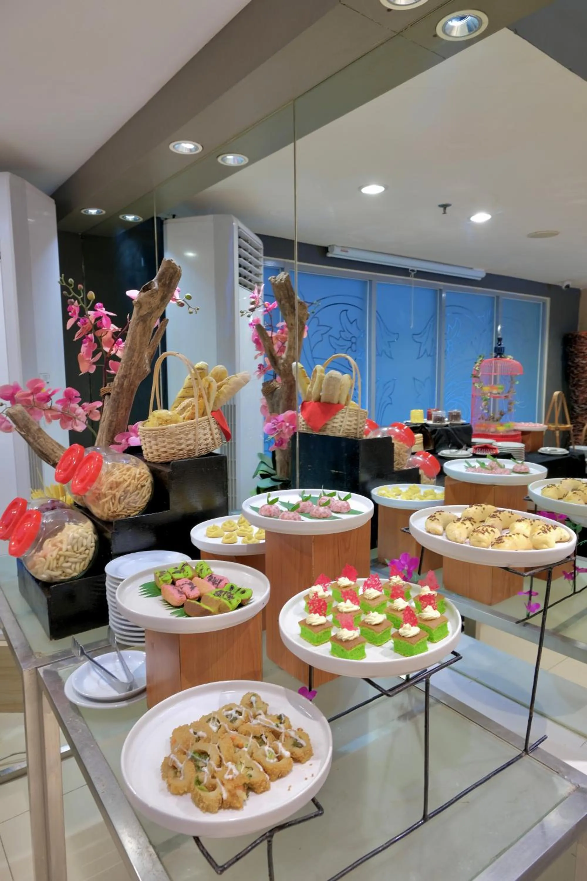 Buffet breakfast in @Hom Semarang Simpang Lima