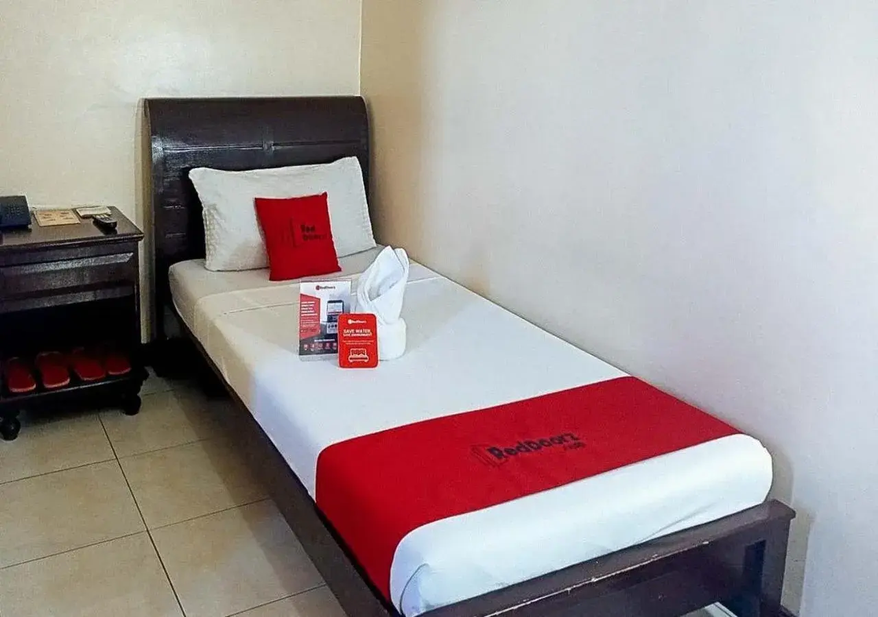 Bed in RedDoorz near Ormoc Port Terminal Bed in RedDoorz near Ormoc Port Terminal