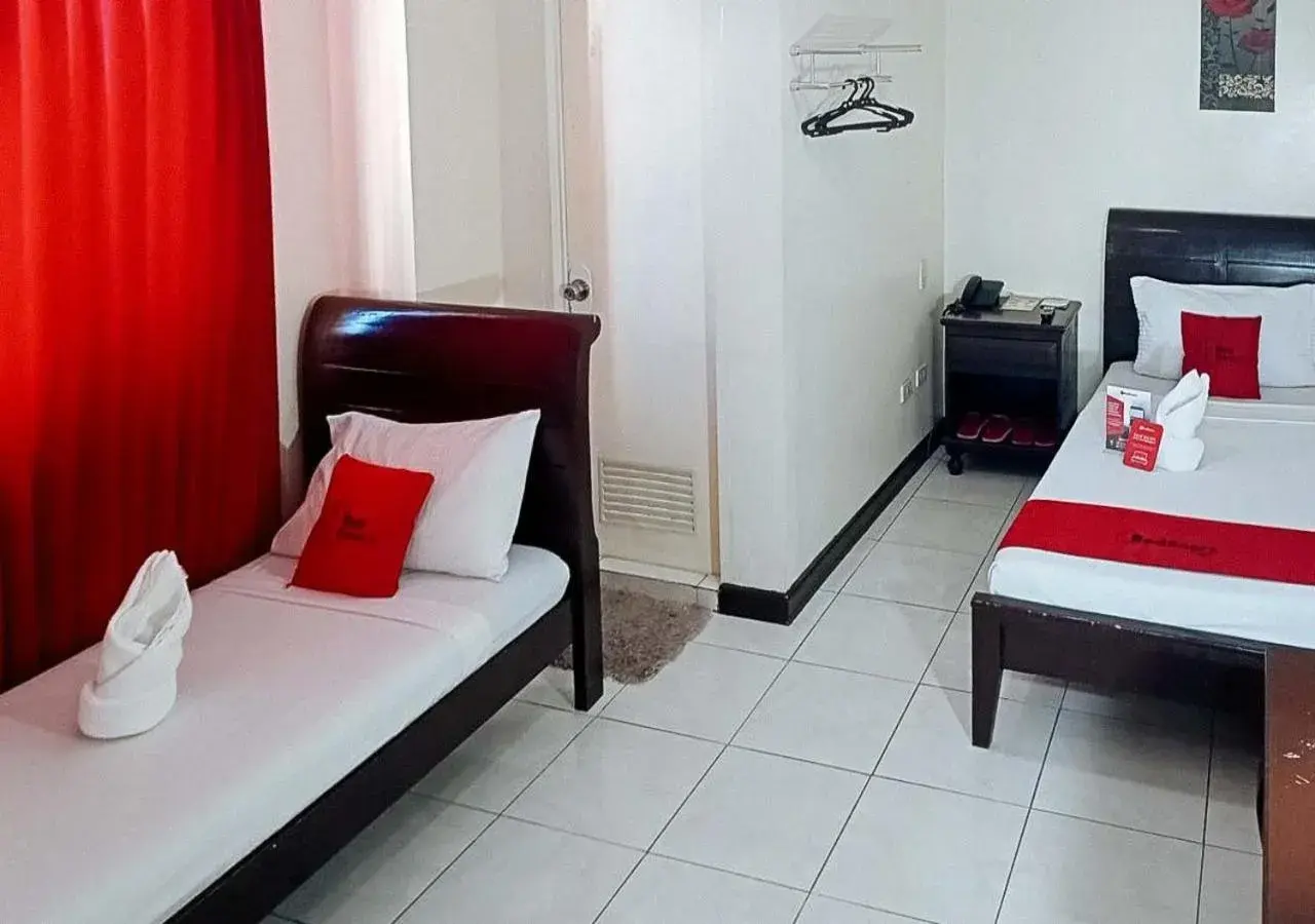 Bed in RedDoorz near Ormoc Port Terminal Bed in RedDoorz near Ormoc Port Terminal