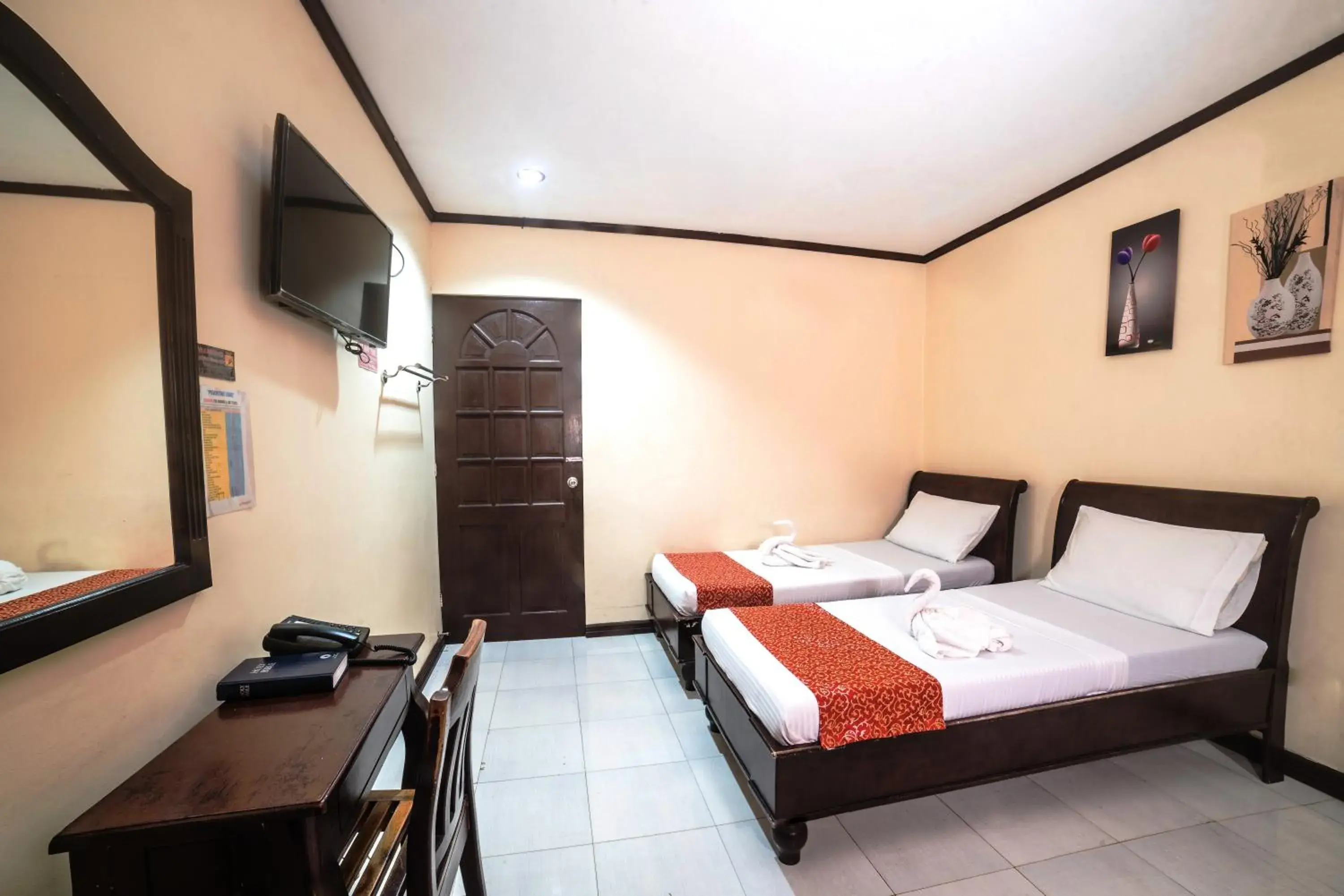 TV and multimedia, Bed in RedDoorz near Ormoc Port Terminal TV and multimedia, Bed in RedDoorz near Ormoc Port Terminal