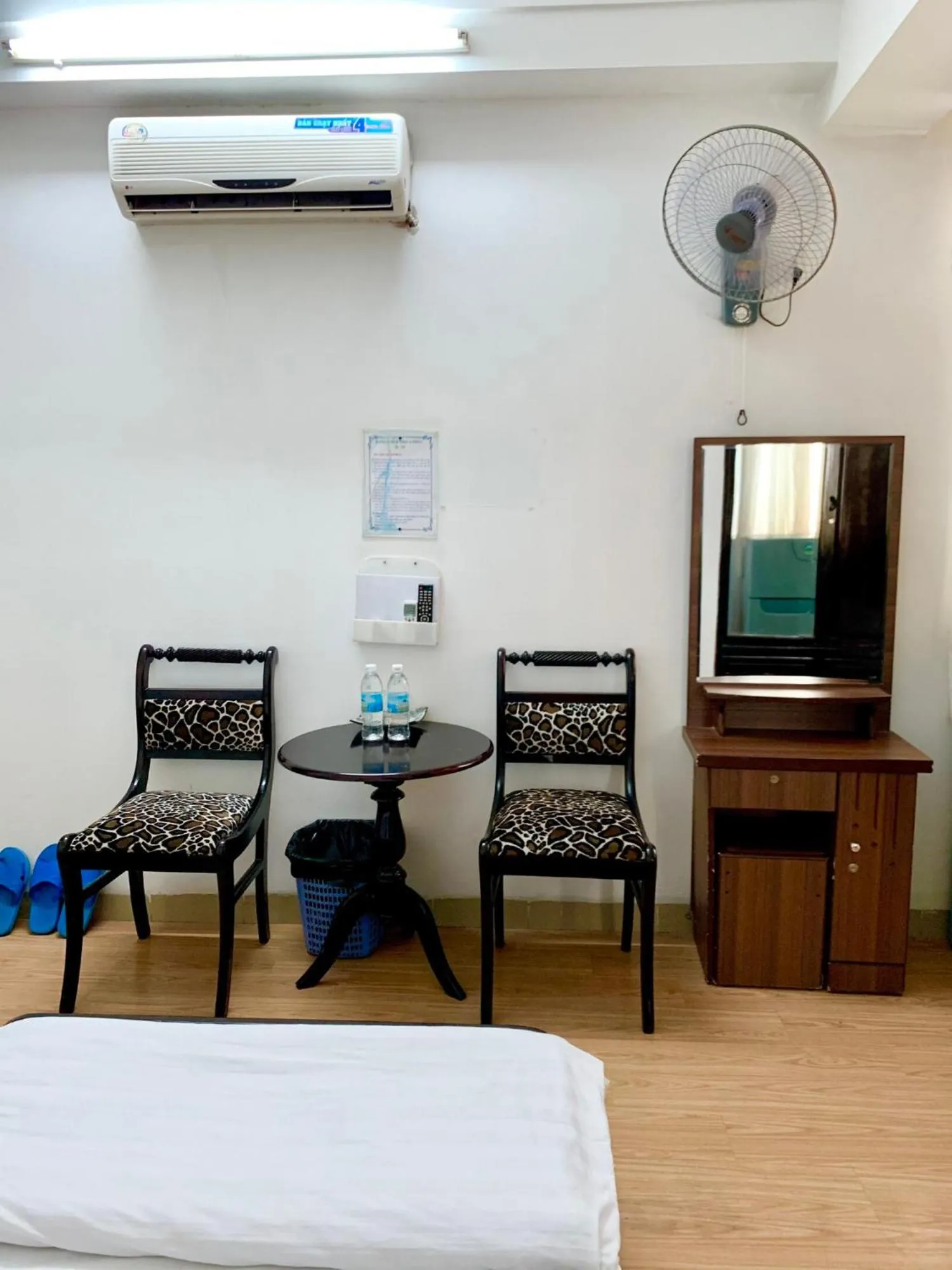 Seating area, Bed in Thien Phuc Hotel