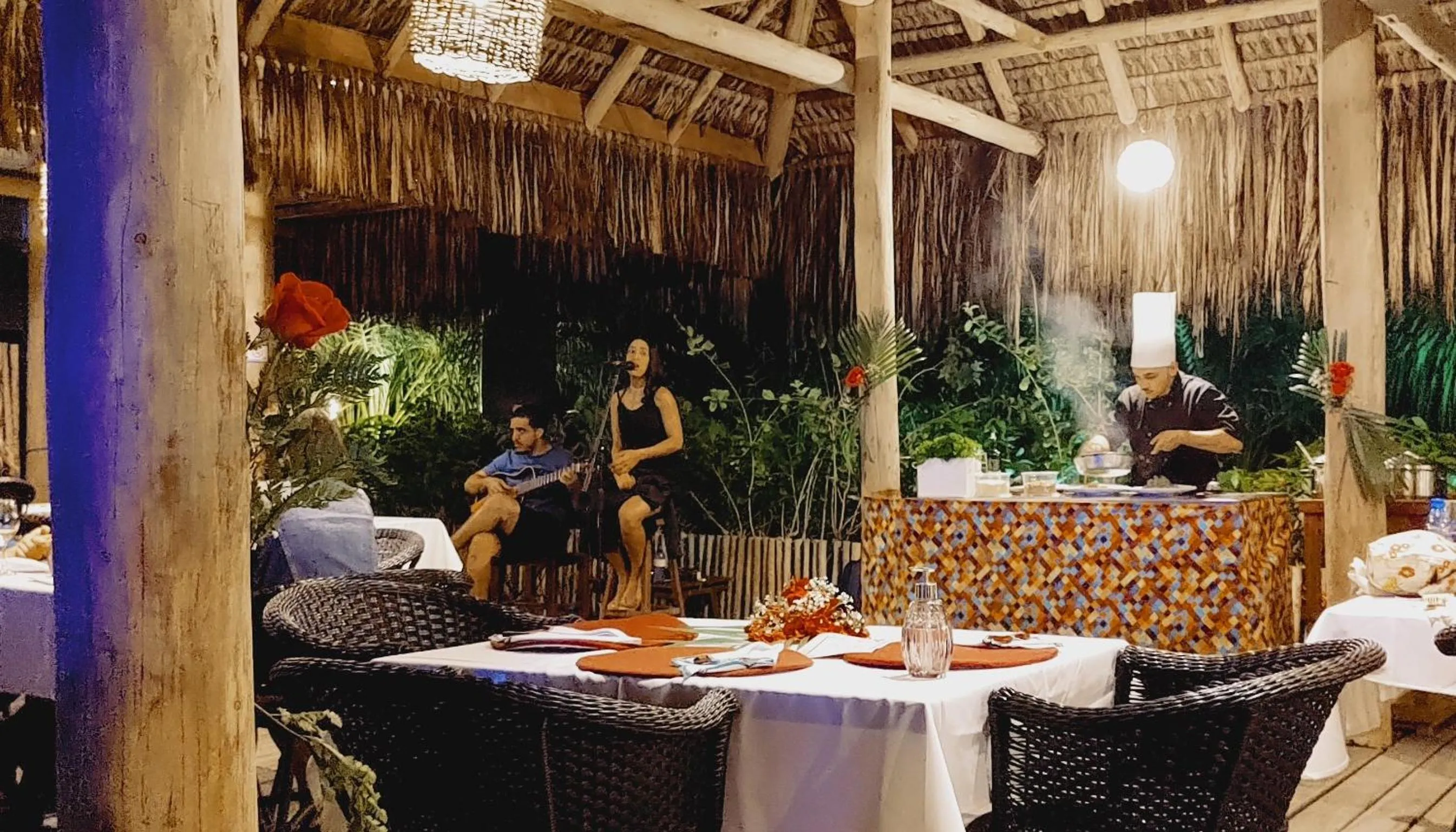 Restaurant/places to eat in Pousada Vila Araticum