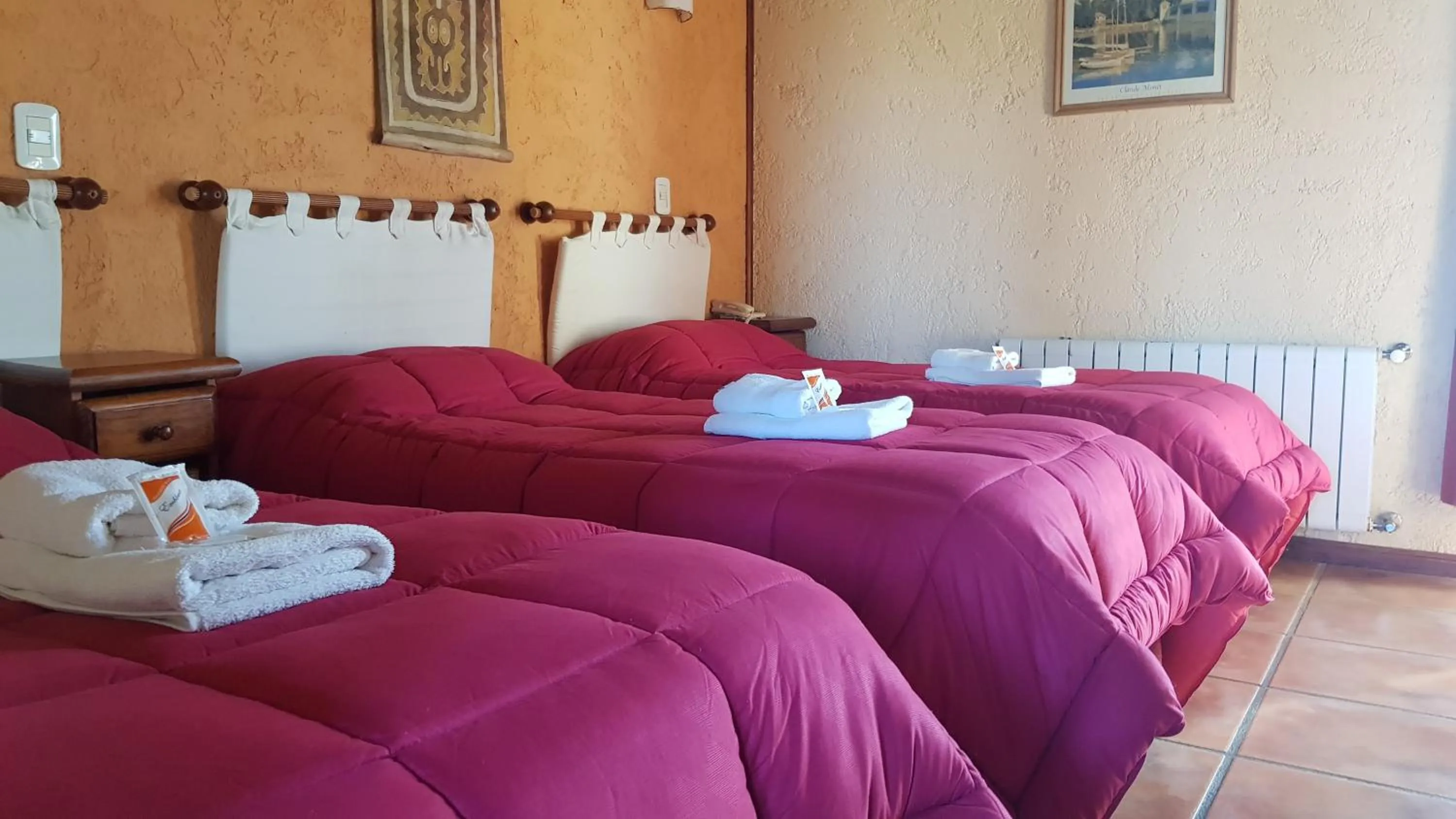 Photo of the whole room in Fuerte Calafate Hotel Panorámico