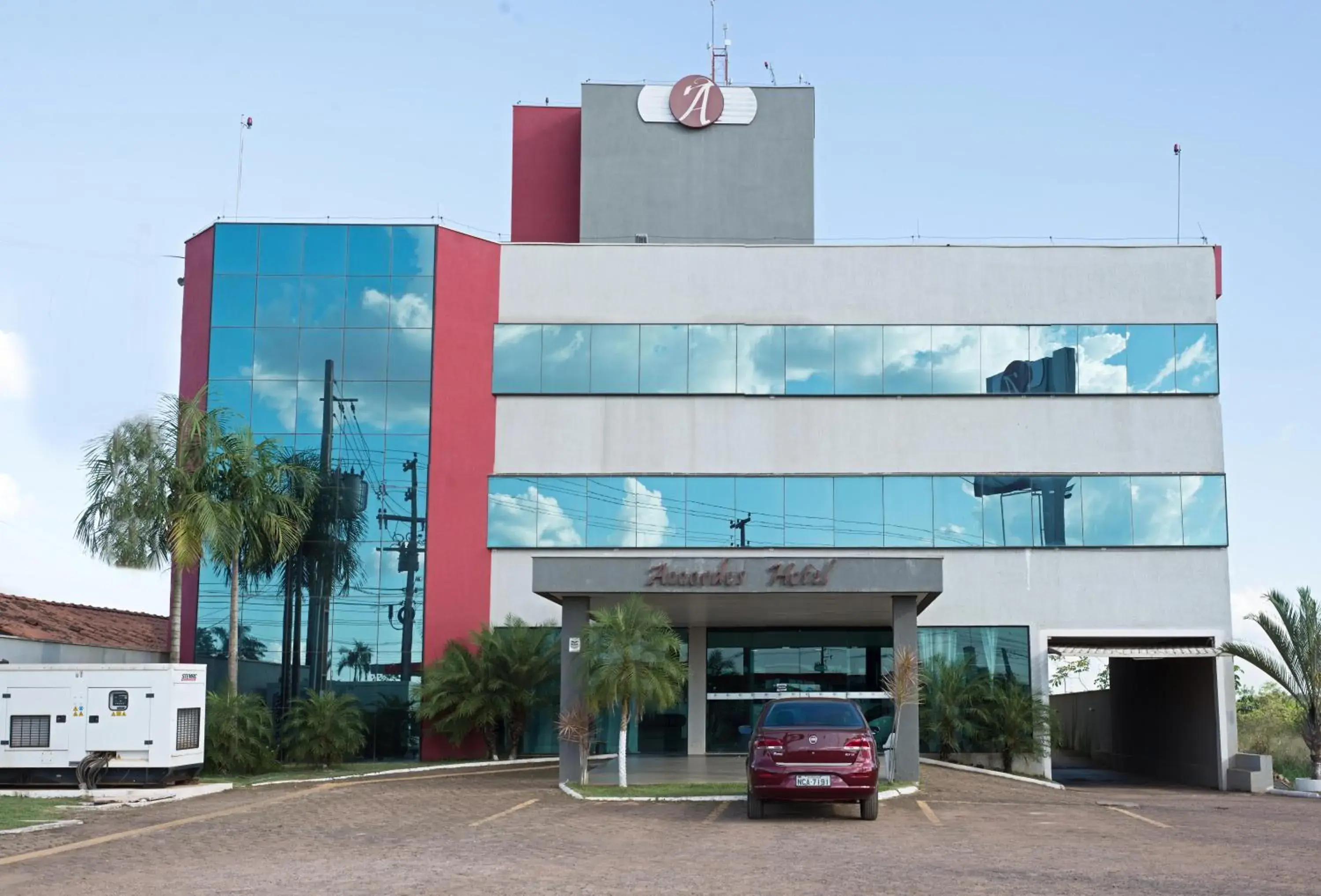 Facade/entrance in L´acordes Hotel Facade/entrance in L´acordes Hotel
