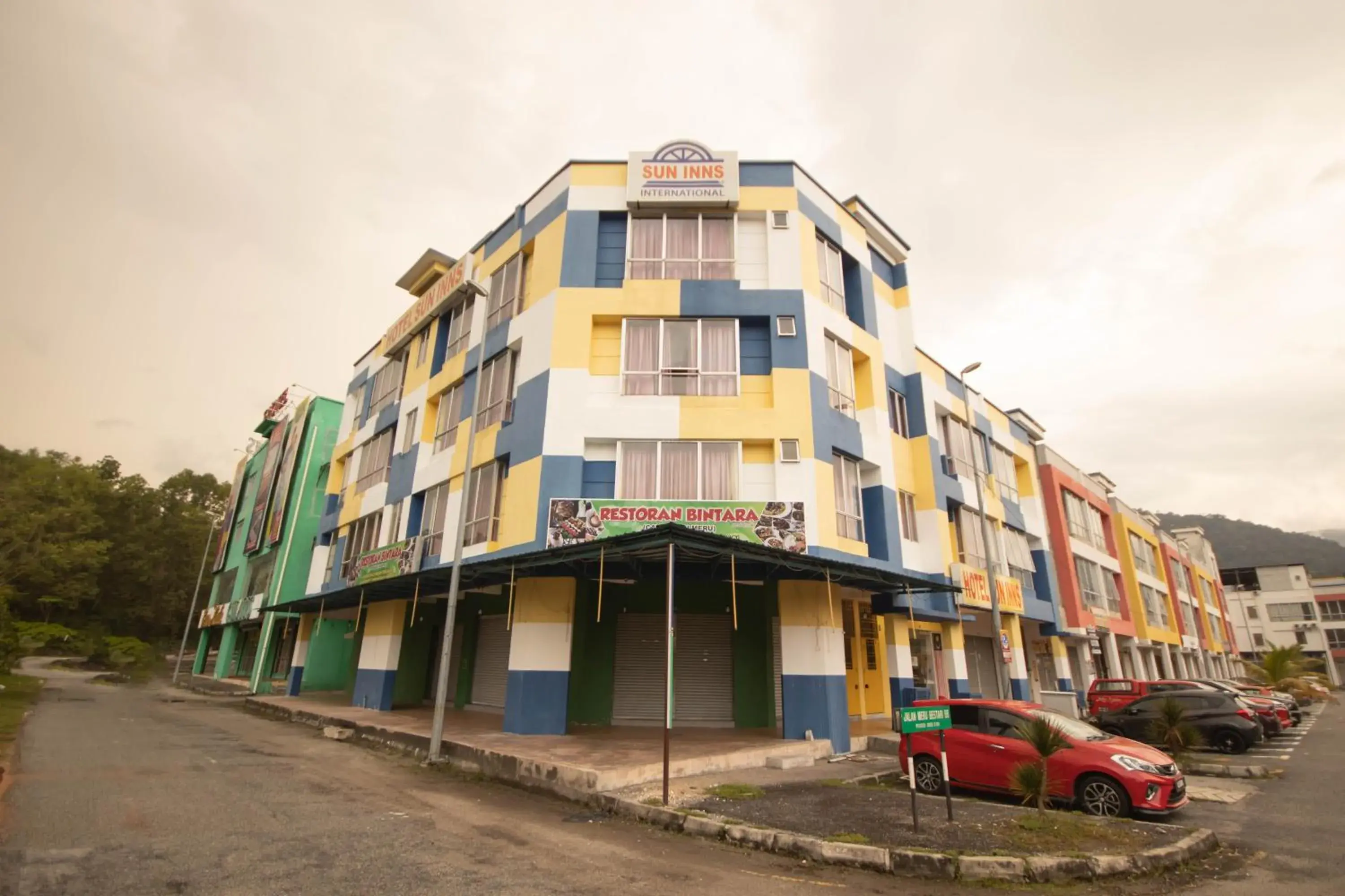 Property building in Sun Inns Hotel Meru Raya Property building in Sun Inns Hotel Meru Raya