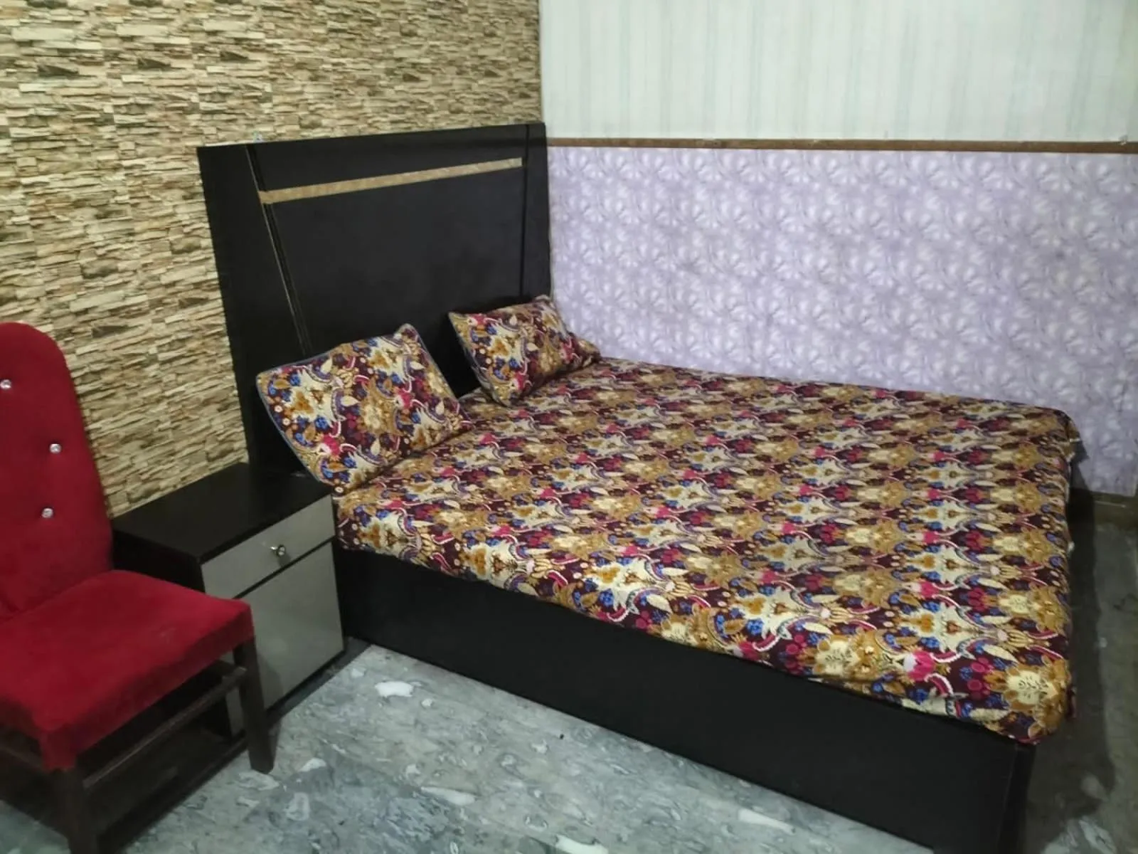 Bed in New Taj Hotel