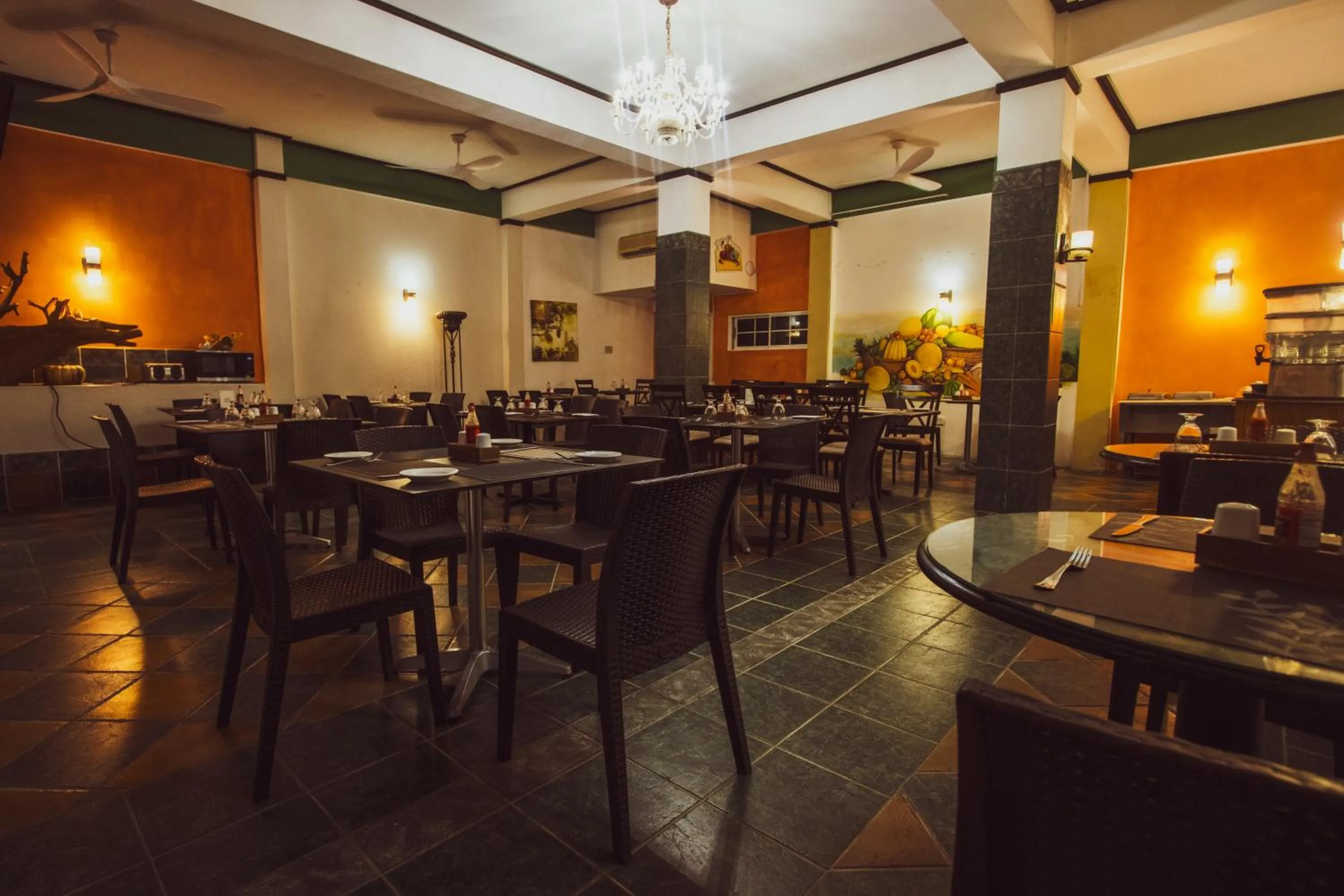 Restaurant/places to eat in Match Resort