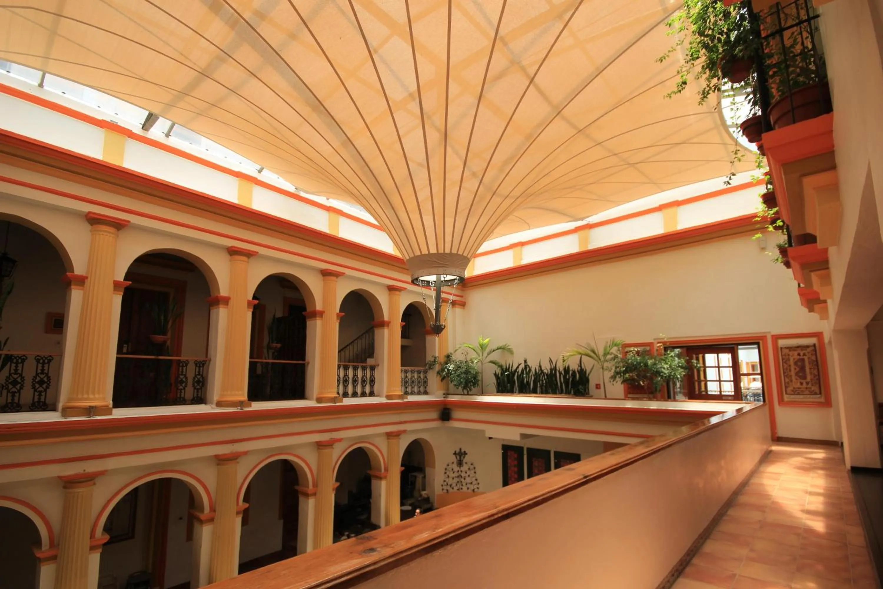 Restaurant/places to eat in Hotel Ciudad Real Centro Historico