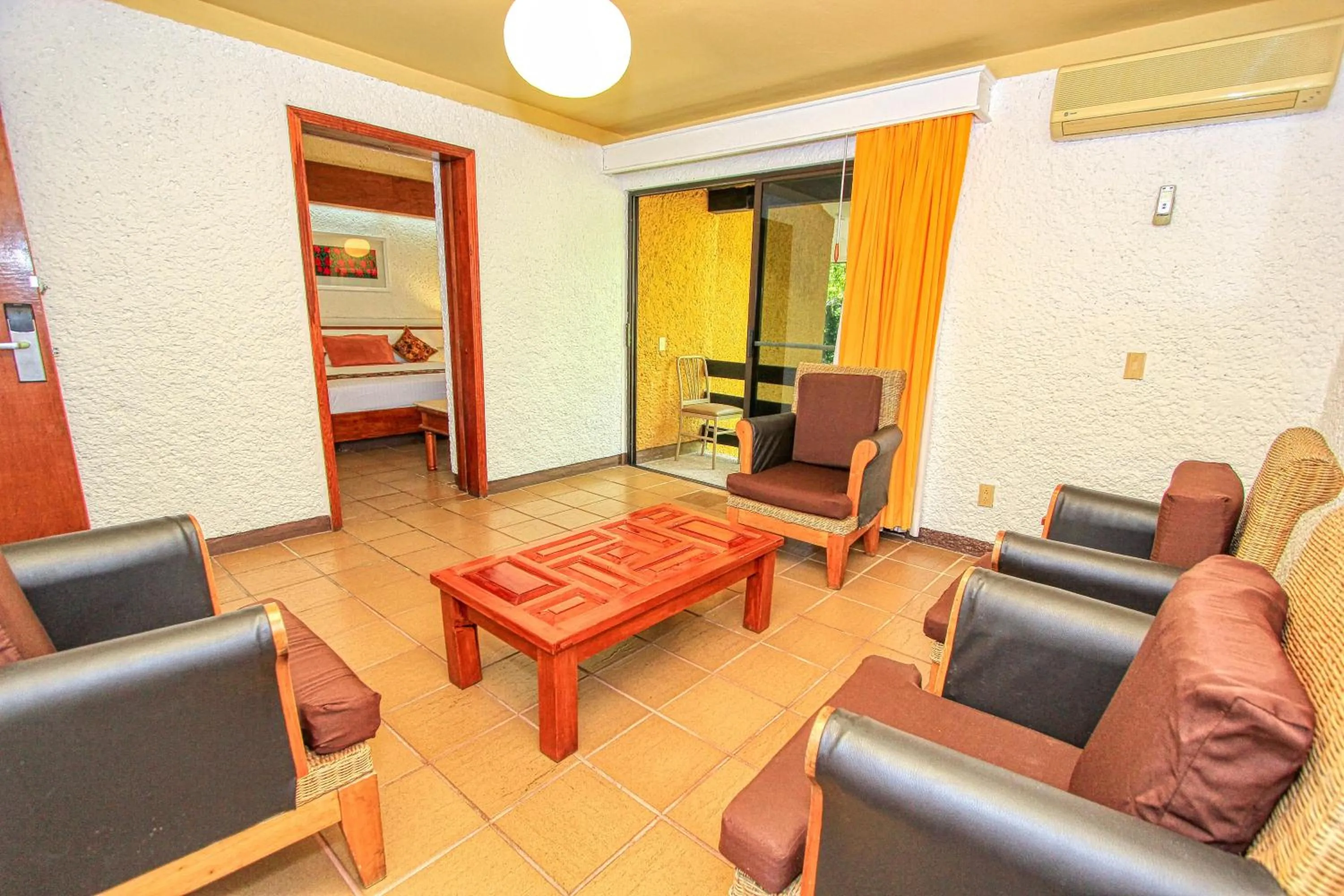 Photo of the whole room in Hotel Ciudad Real Palenque