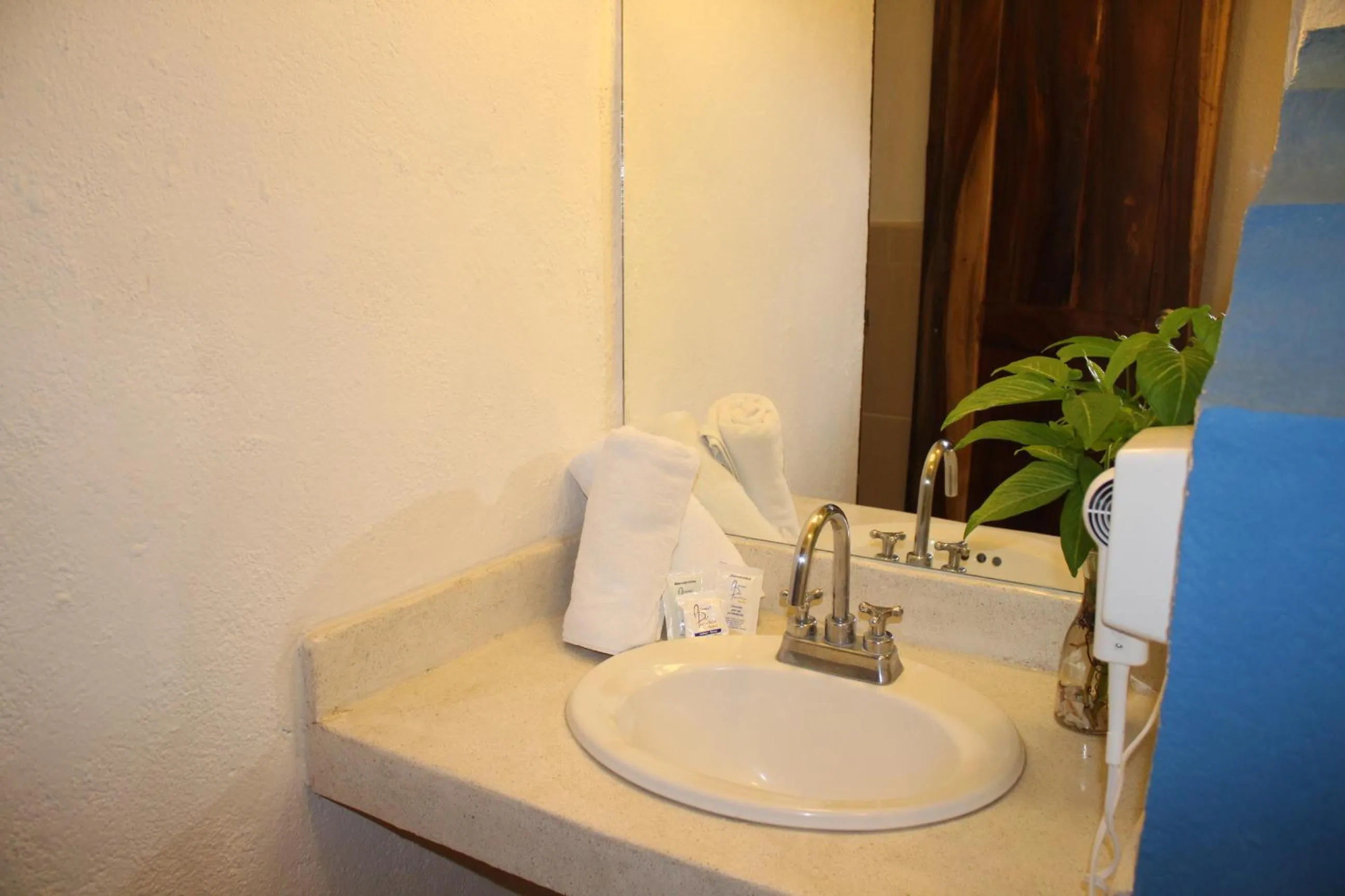 Bathroom in Hotel Arenas del Pacifico