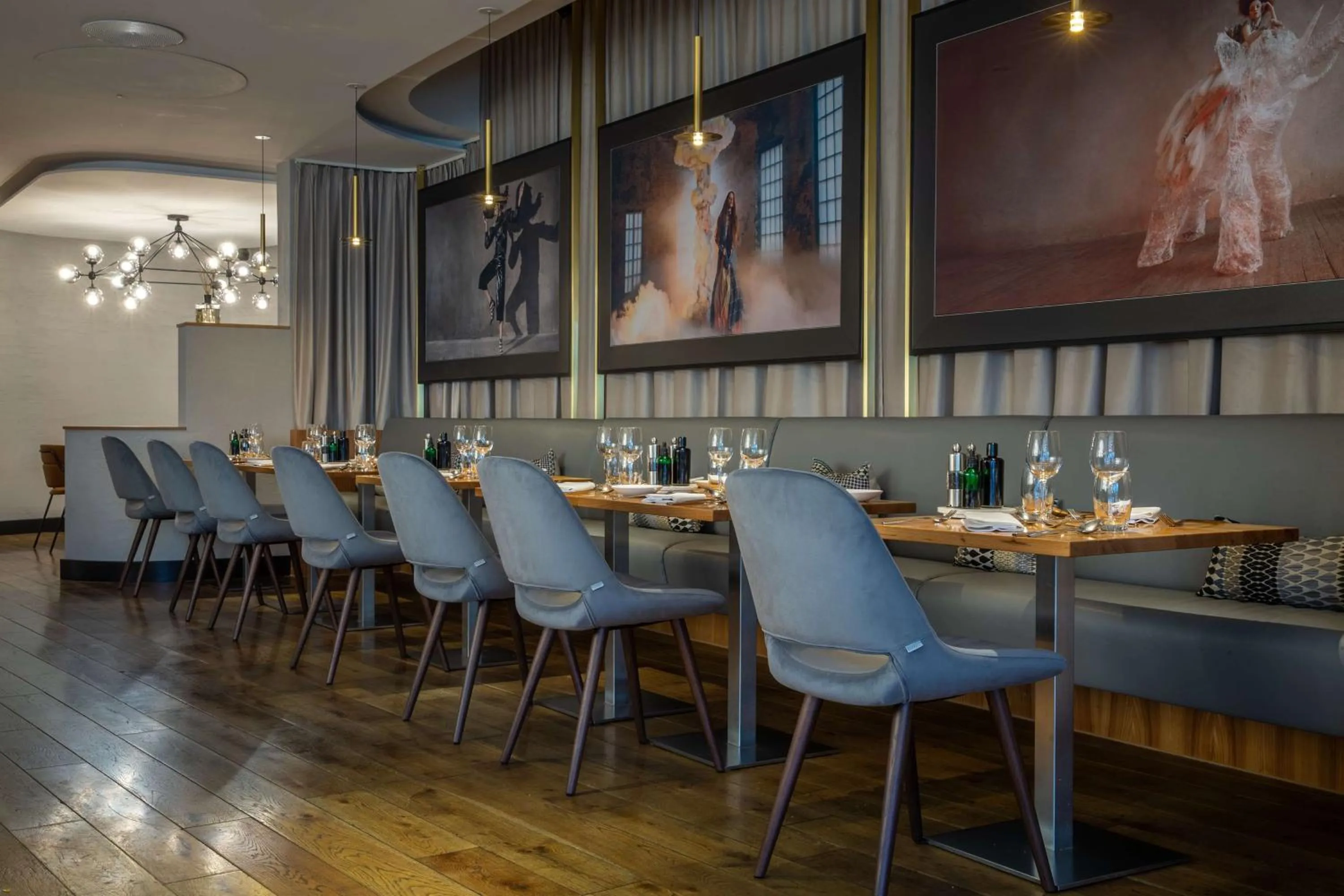 Restaurant/places to eat in Radisson Blu, Basel