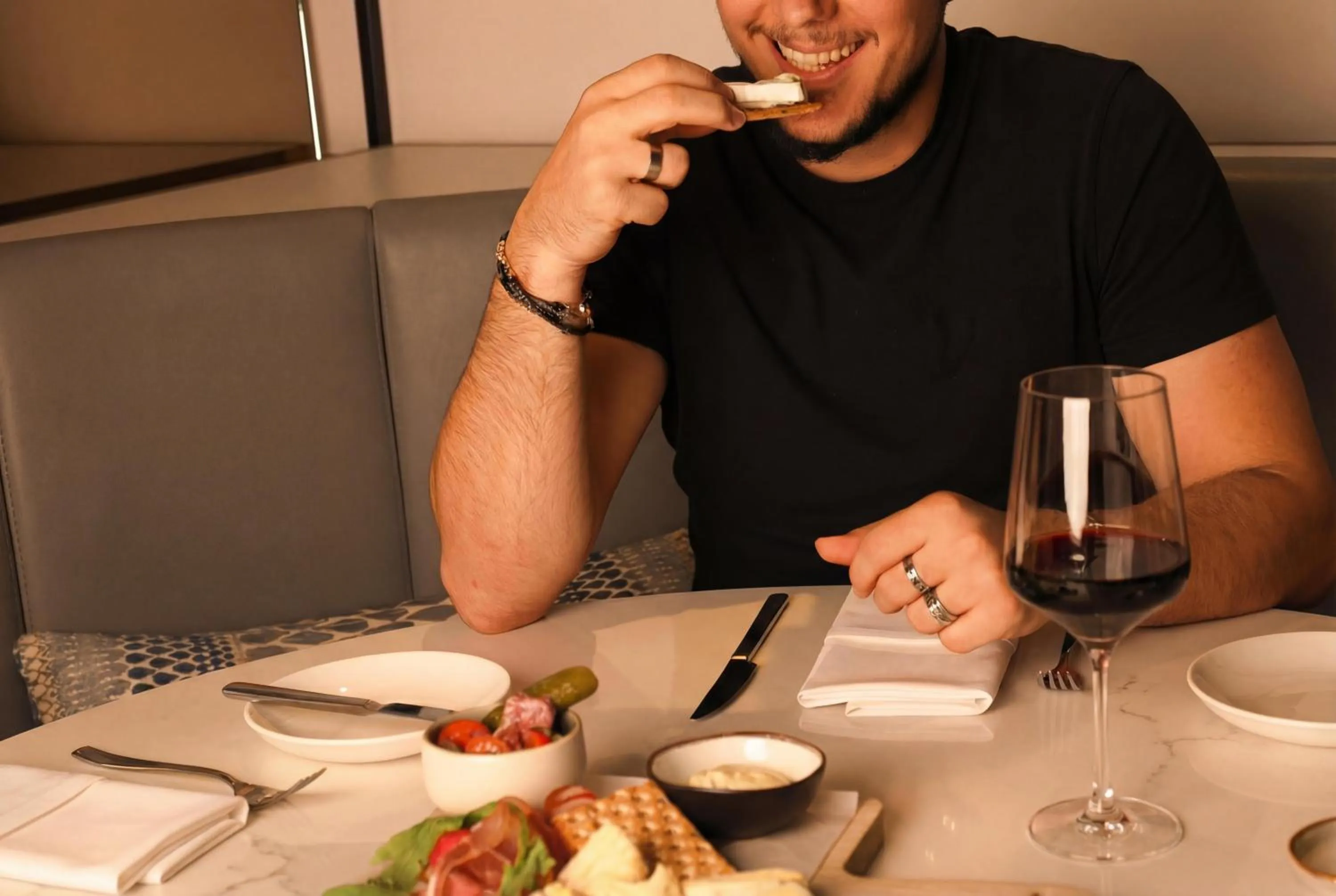 Restaurant/places to eat in Radisson Blu, Basel