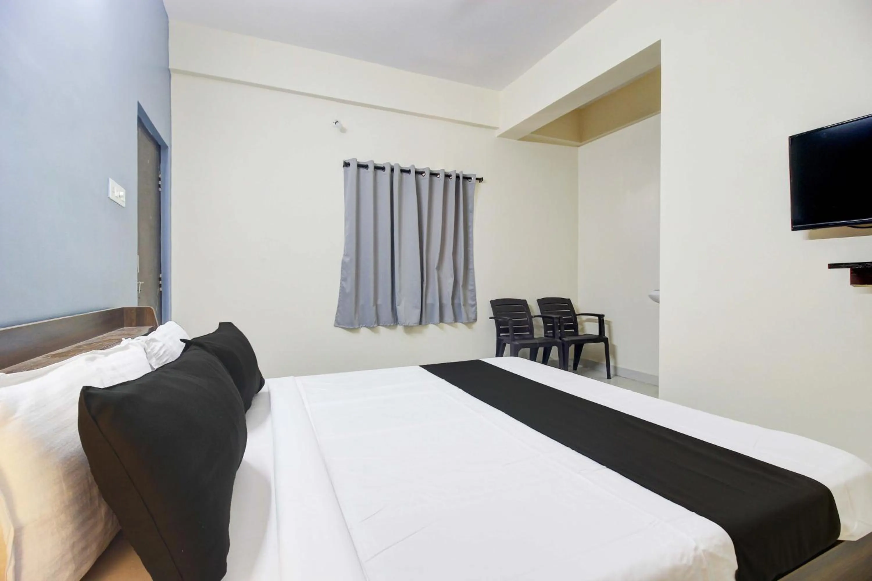 Bedroom in Hotel O REDDY'S GRAND LUXURY ROOMS