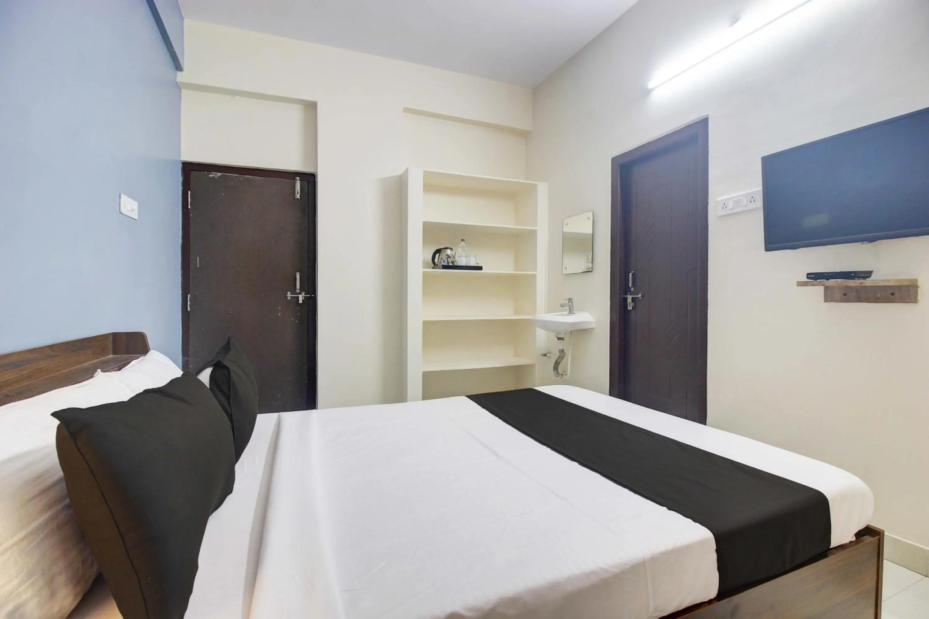 Bedroom in Hotel O REDDY'S GRAND LUXURY ROOMS