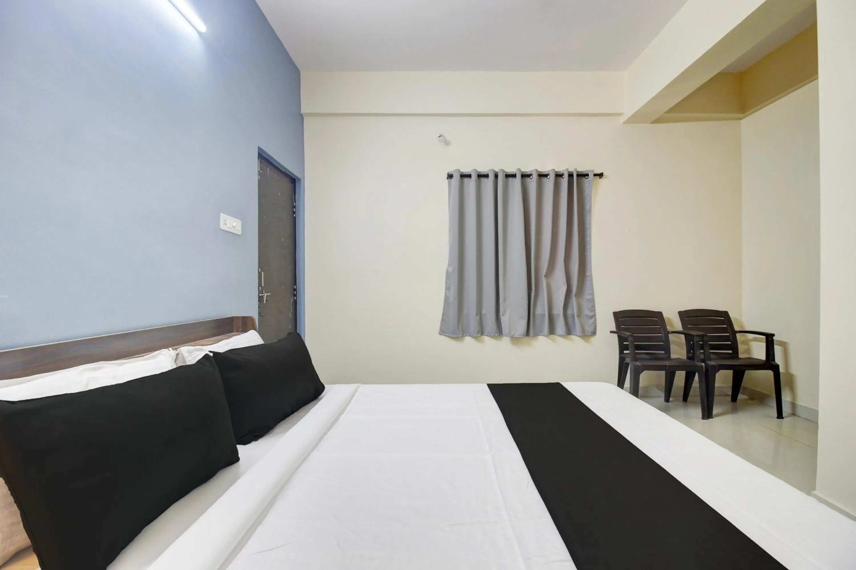 Bedroom in Hotel O REDDY'S GRAND LUXURY ROOMS