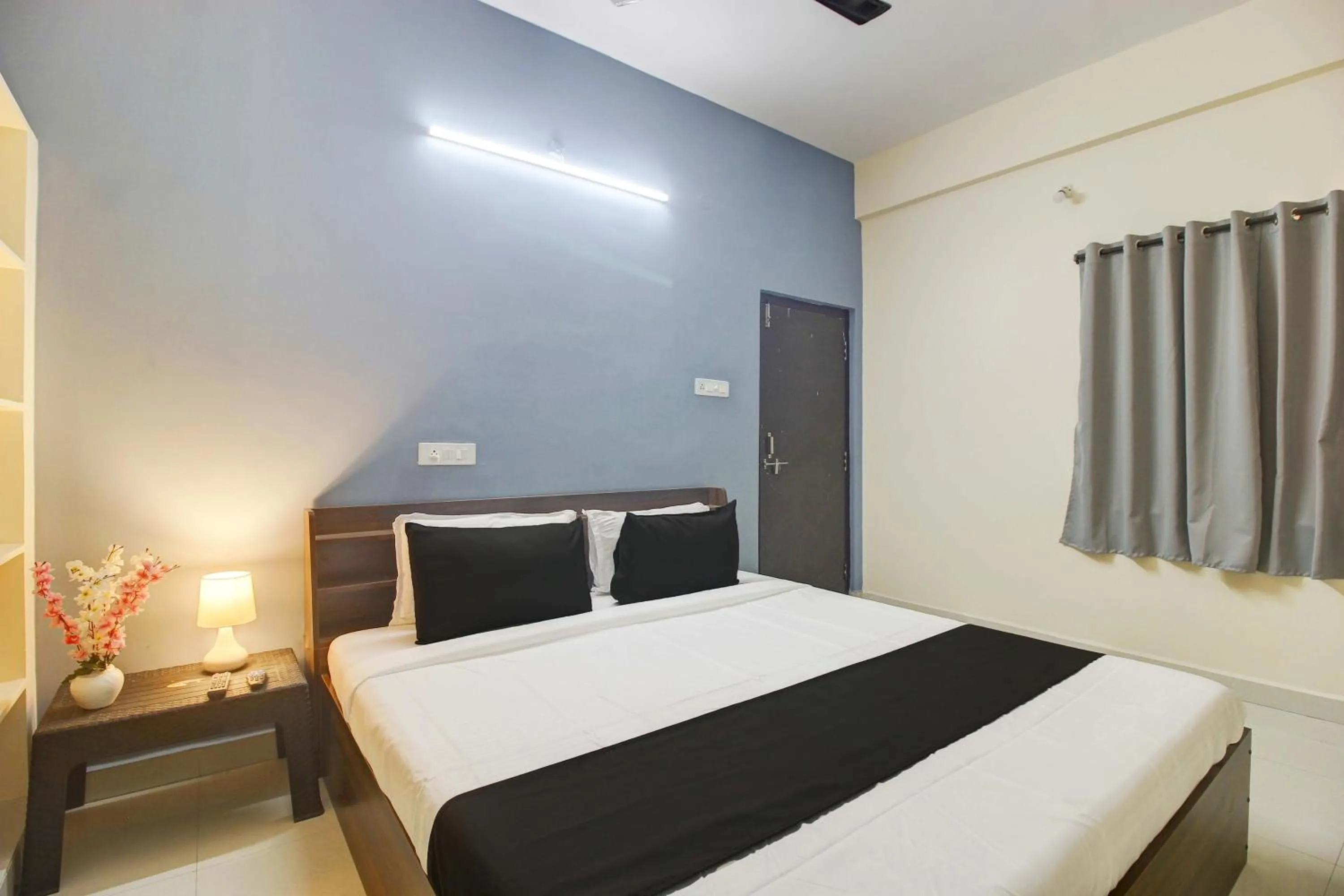 Bedroom, Bed in Hotel O REDDY'S GRAND LUXURY ROOMS