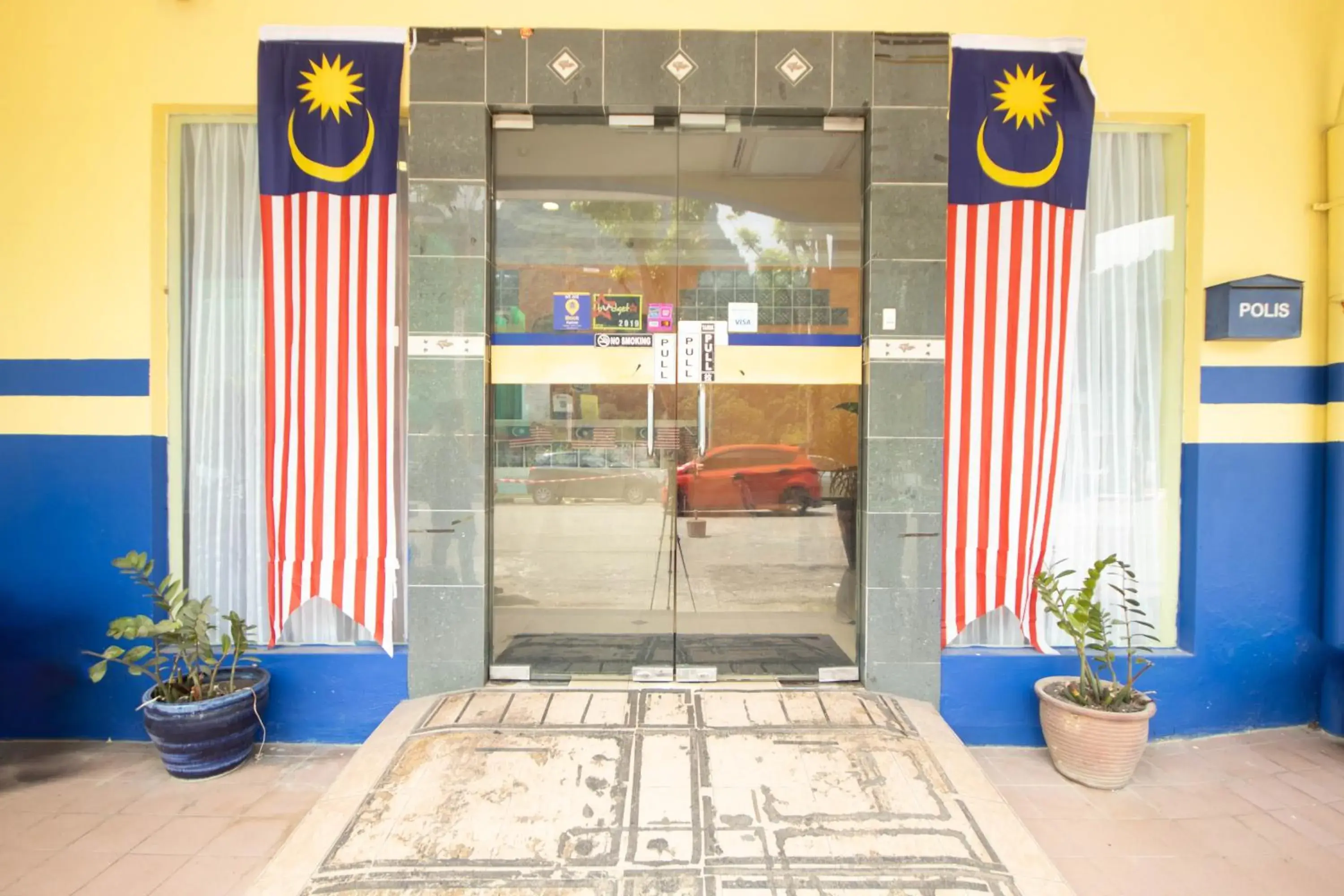 Facade/entrance in Sun Inns Tambun Facade/entrance in Sun Inns Tambun